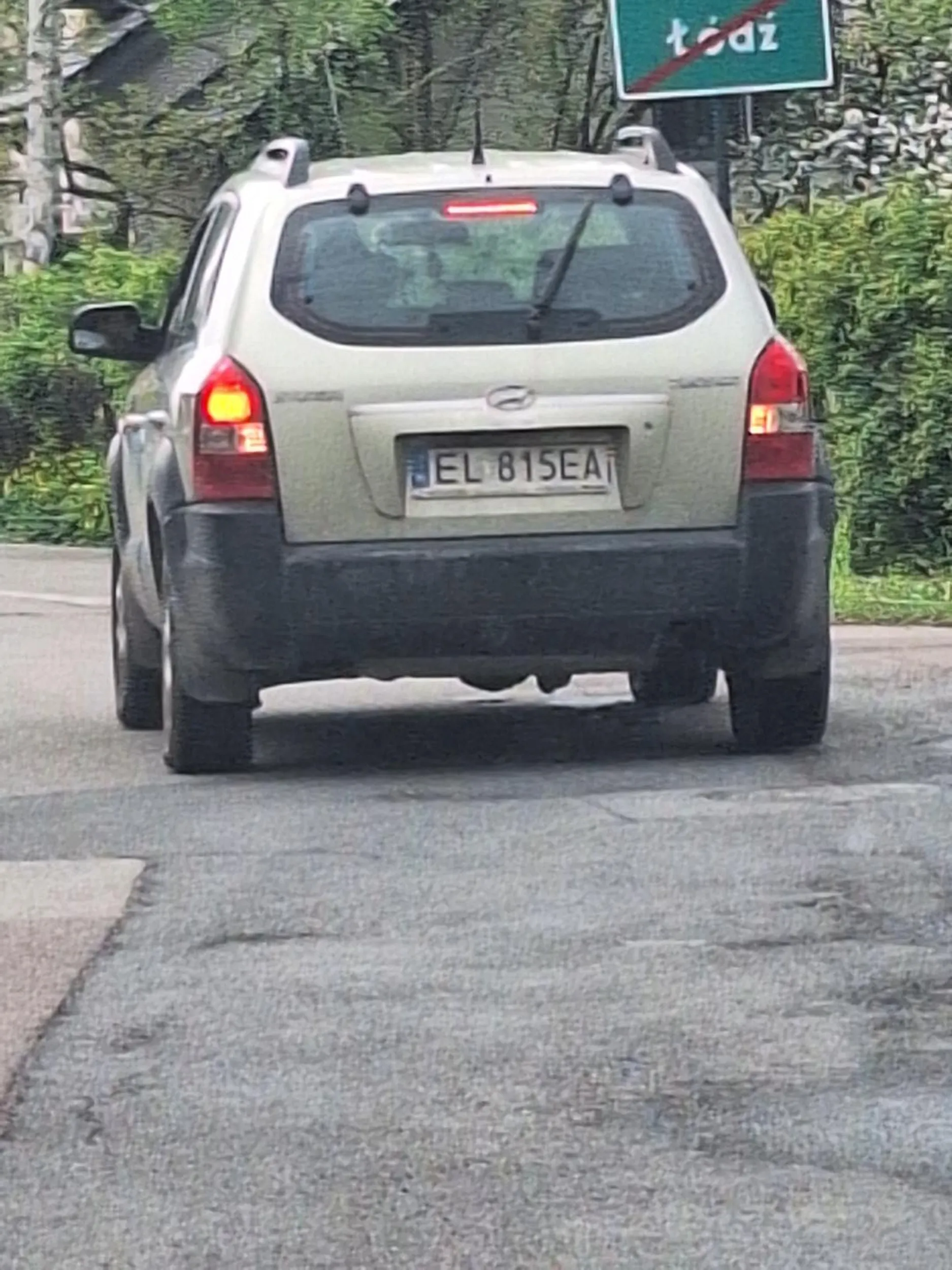 Ziomo jeździ do przodu na hamulcu i wstecznym jednocześnie (crazy)