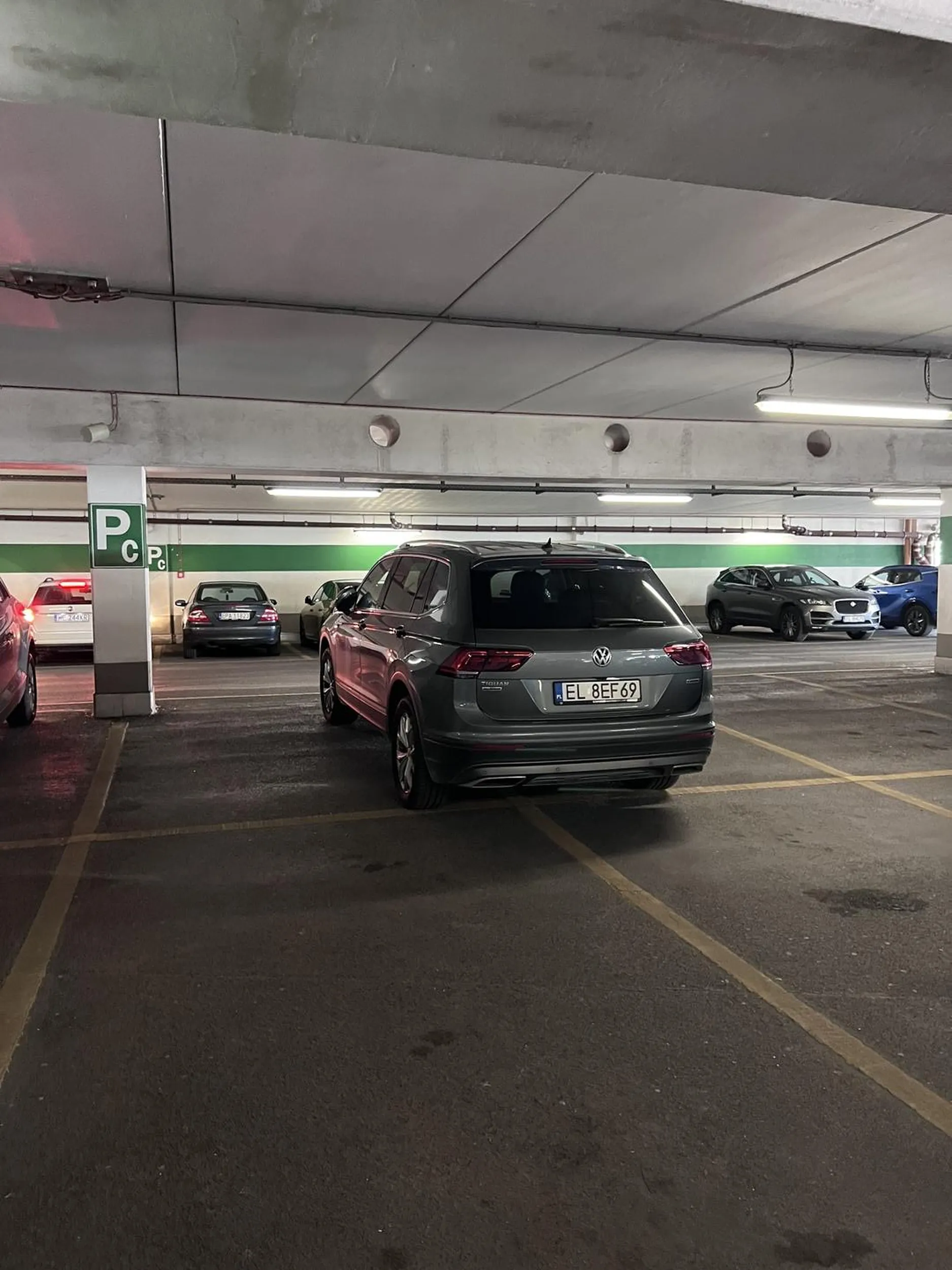 Zaparkowane na 4 miejscach w Galerii Łódzkiej :facepalm: