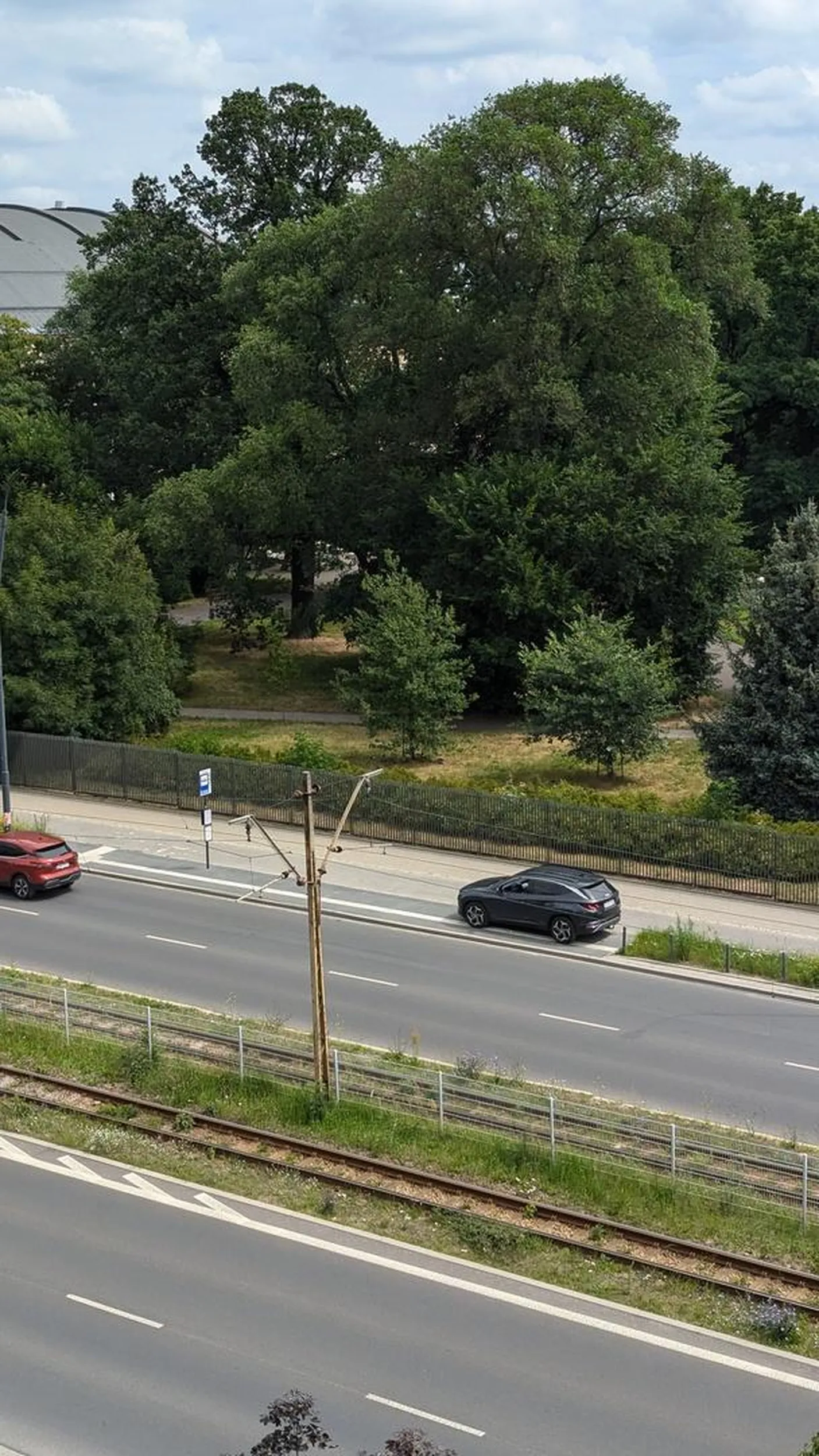 Parkowanie na przystanku autobusowym, palenie na przystanku autobusowym