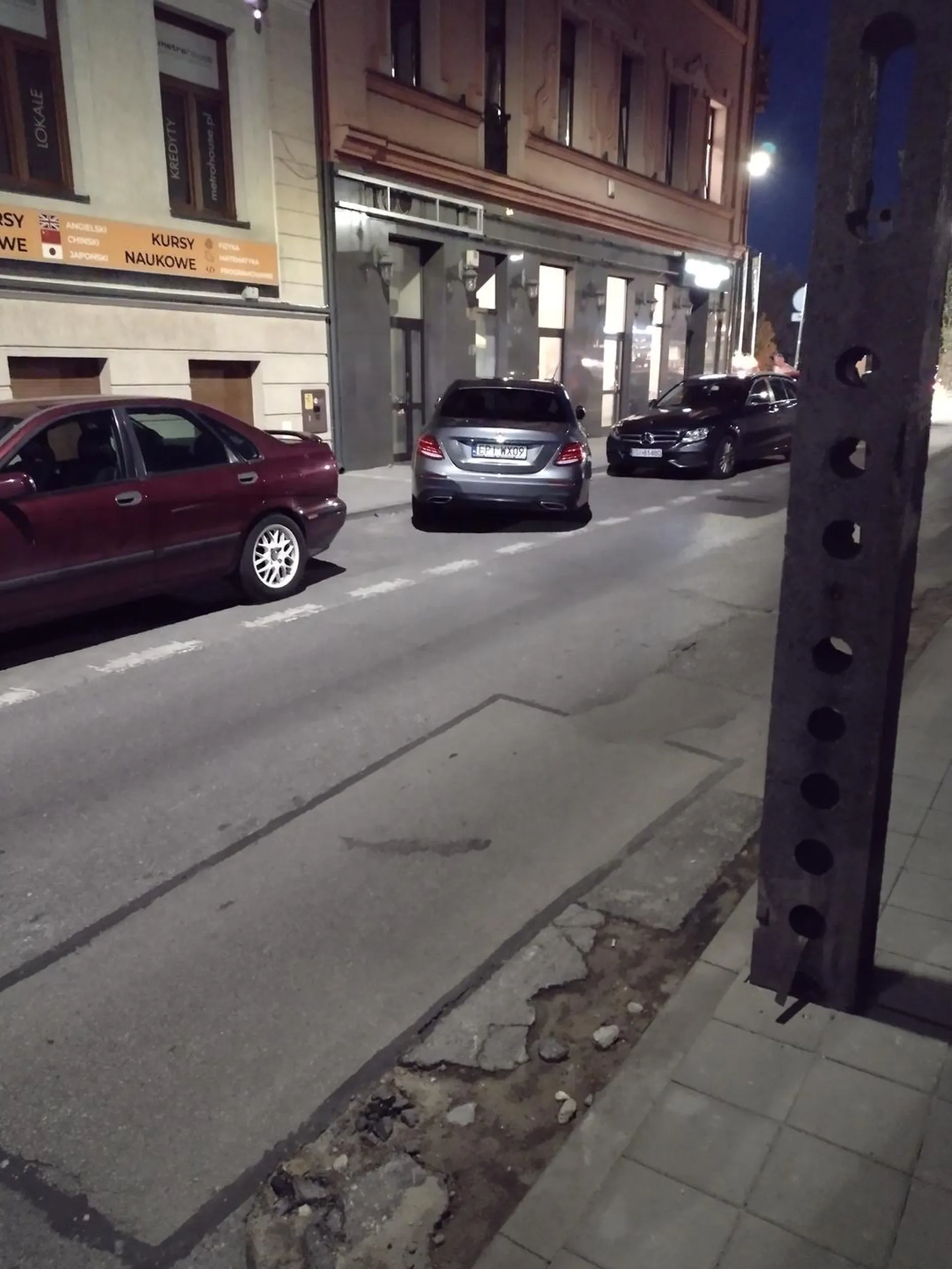 Mistrz parkowania, na jednokierunkowej w dodatku