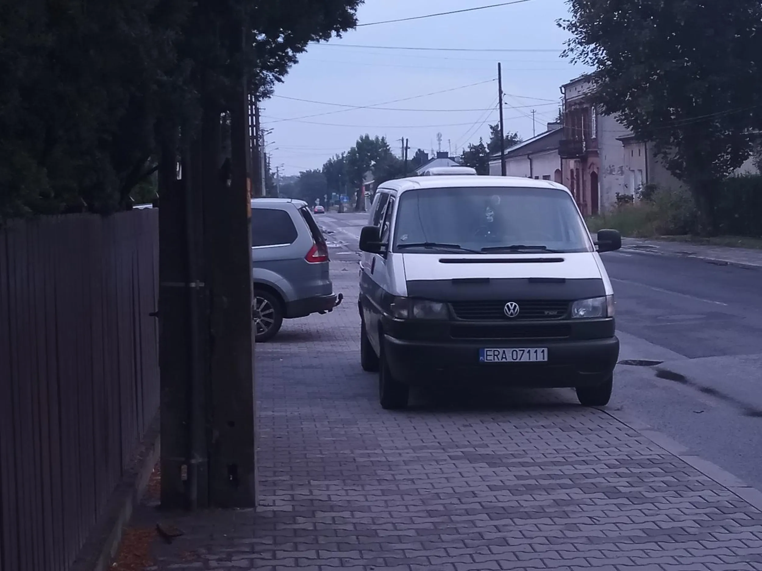 droga rowerowa + chodnik