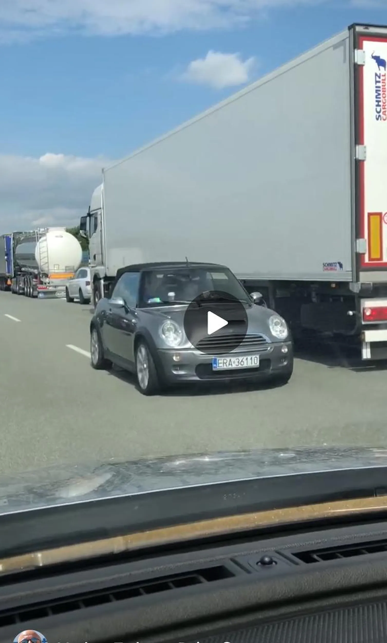 Ładnie się zapierdala pod prąd korytarzem życia xD