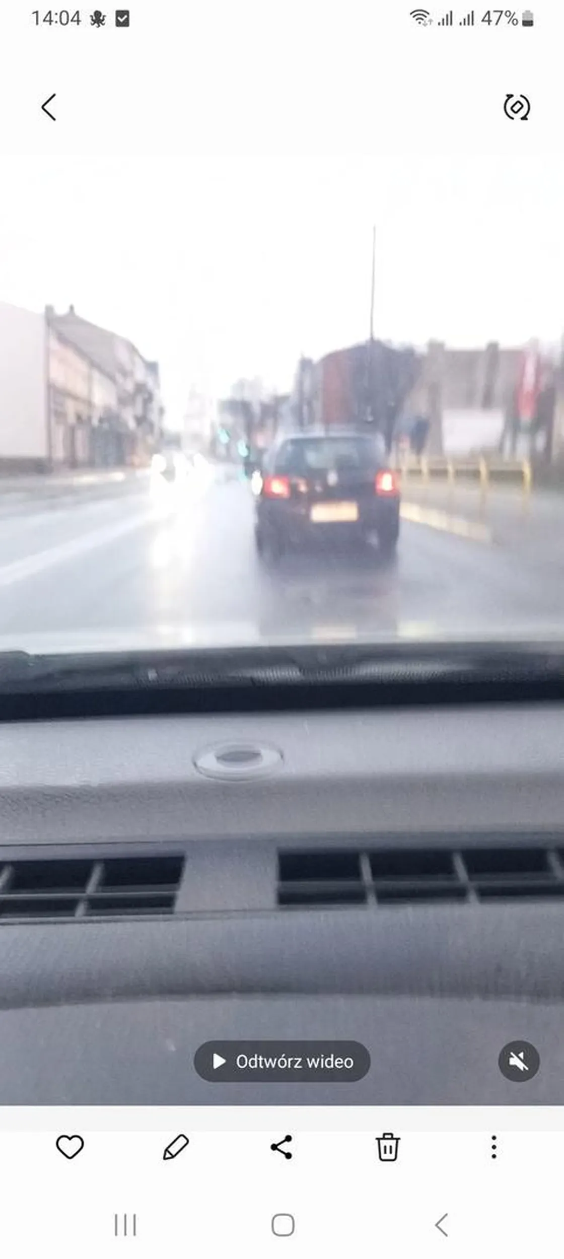 Gbur wymusza pierwszeństwo nie przepuszcza pieszych . Jak zostanie mu zwrócona uwaga to z lapami leci