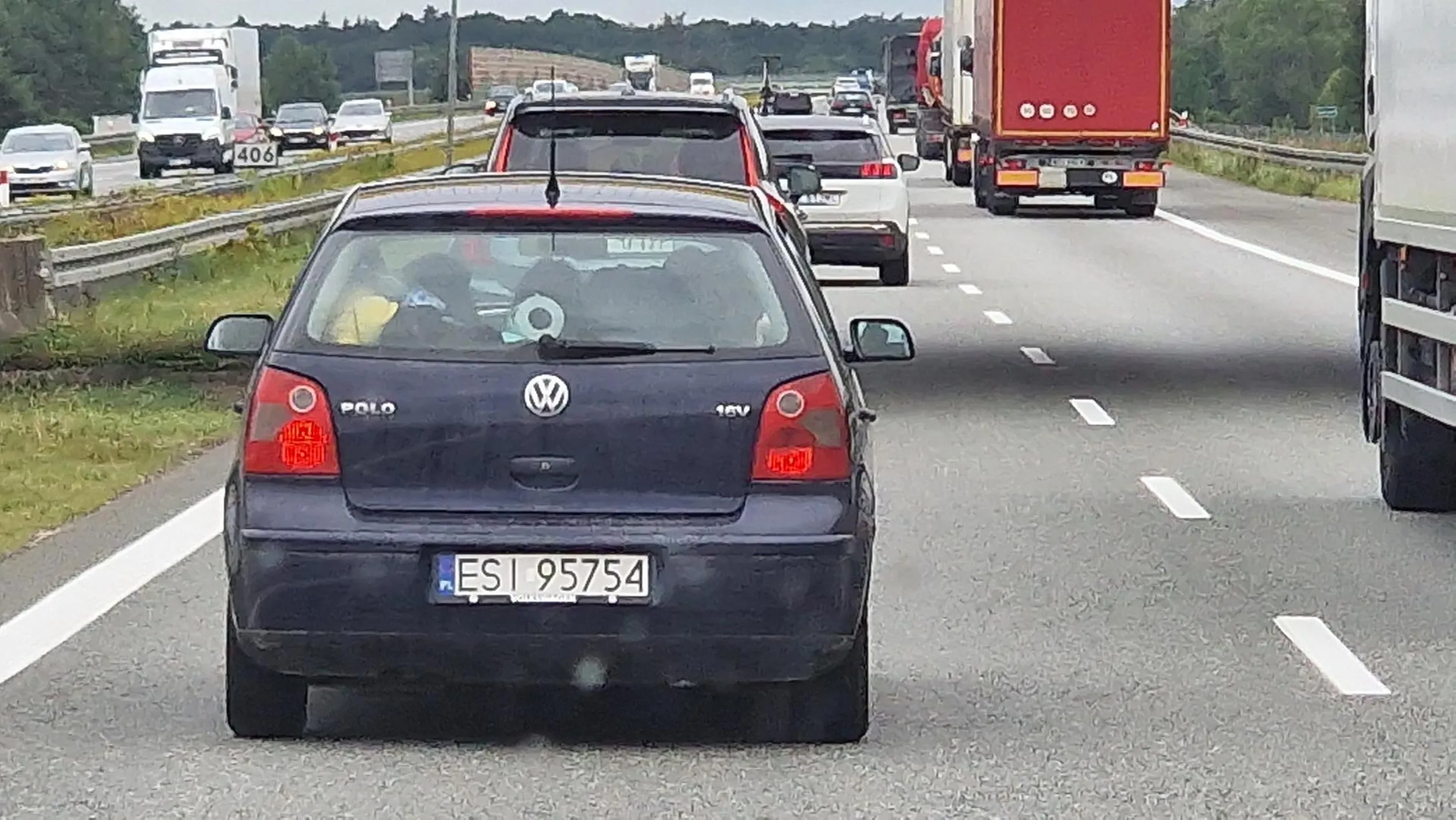 Synku, takie znaki rękami możesz kolegom z auta pokazywać następnym razem zatrzymam cie i wytłumaczę pewne kwestie