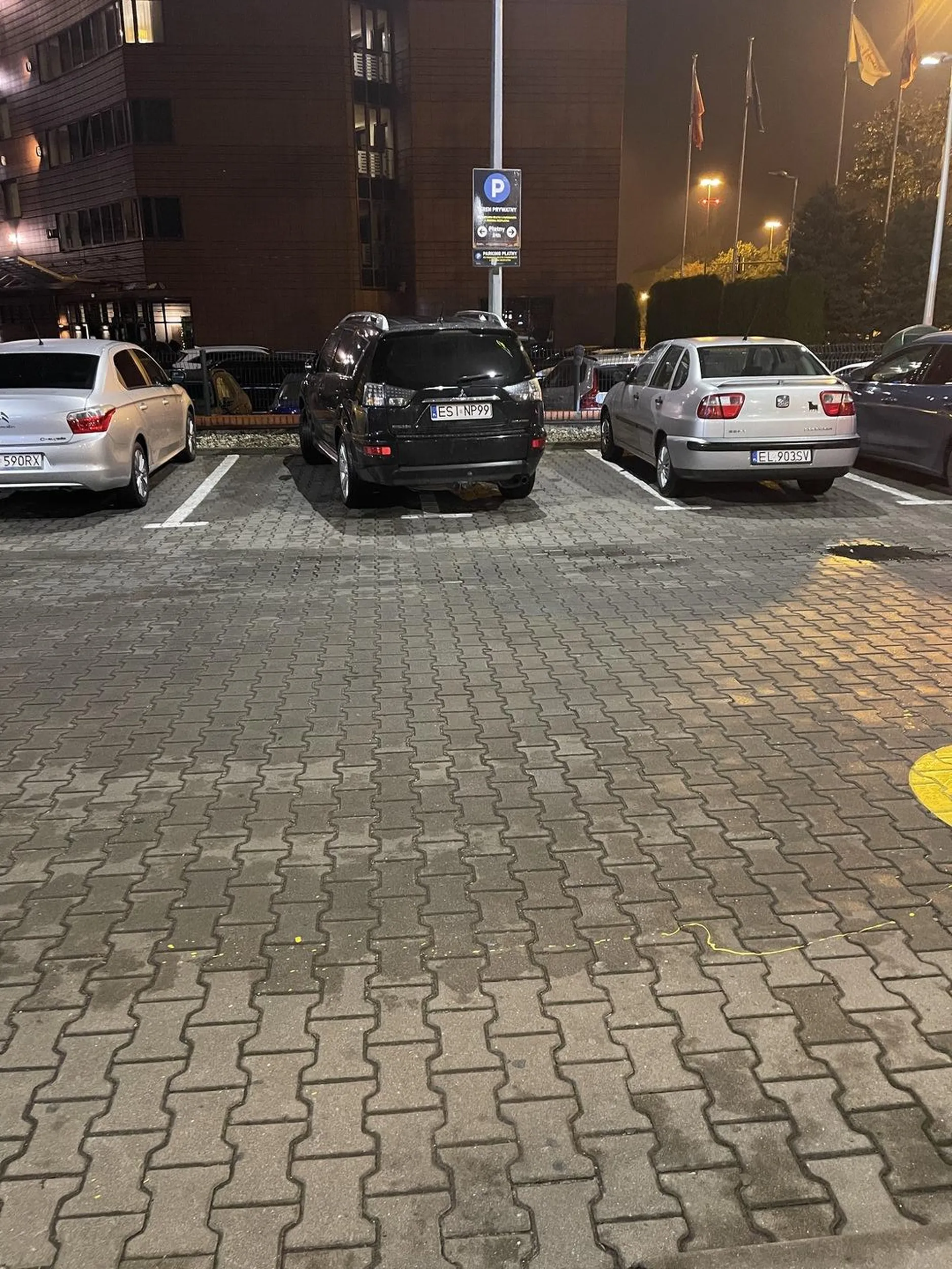 Widzę że ktoś potrzebuje wrócić do przedszkola i nauczyć się co to znaczy nie wychodzić za linie ?