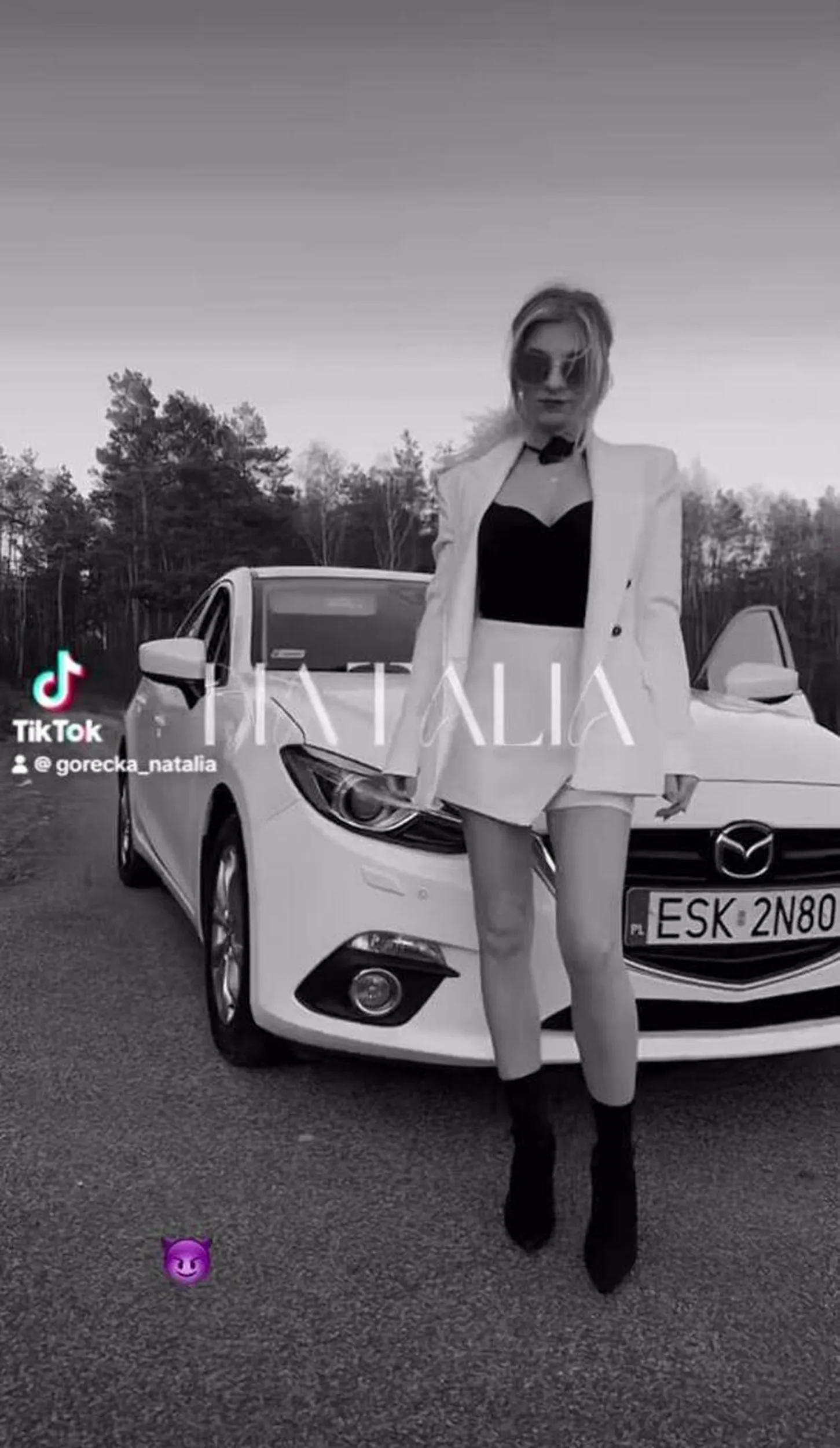 Ale trzeba mieć niskie poczucie własnej wartości, żeby na okrągło chwalić się kawałkiem blachy.. Dziupla Skradzionych Aut: Lubi to ?