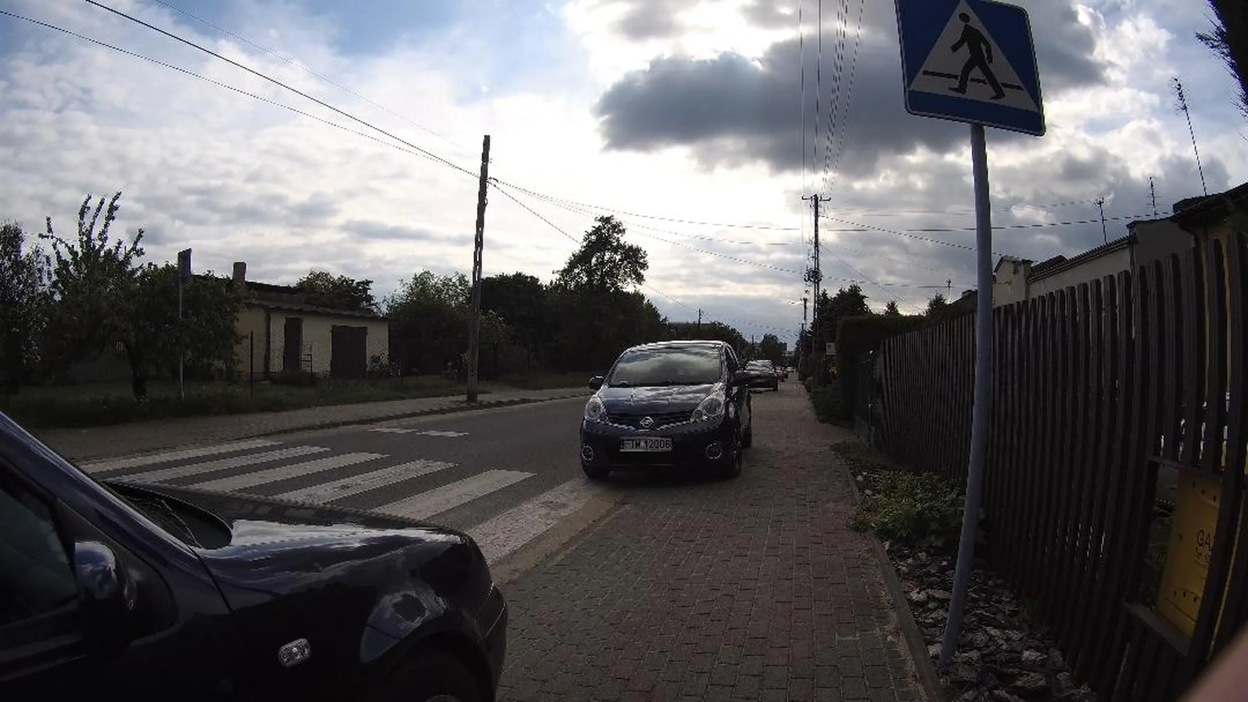 Parkowanie na przejściu dla pieszych.