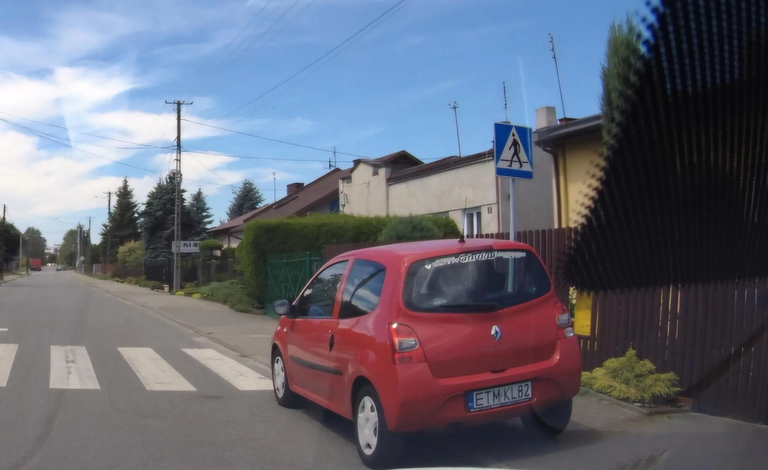 Parkowanie na pasach. Tomaszów Maz. Garbarska