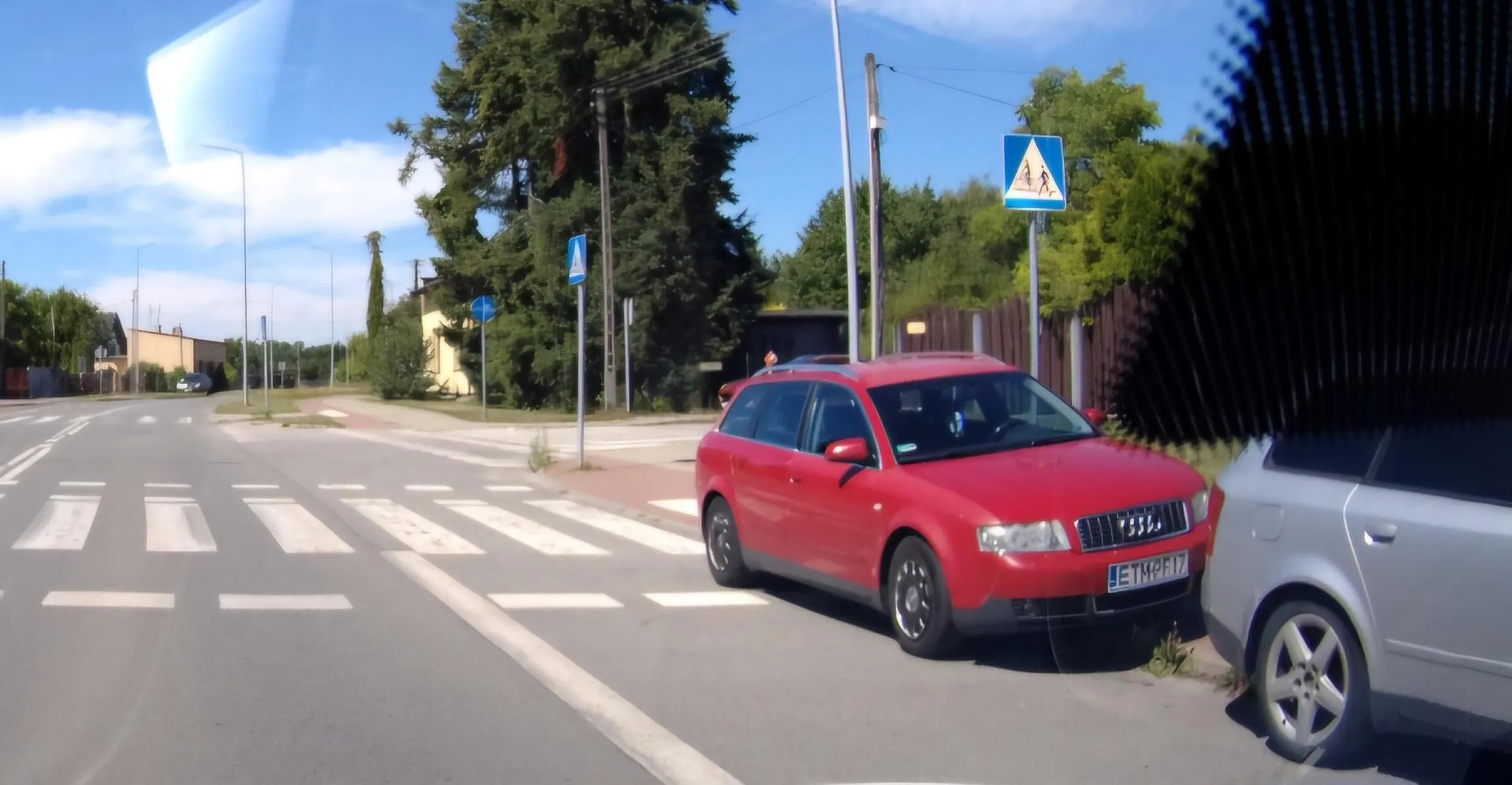 Parkowanie na pasach. Tomaszow Maz. Ul.Chopina