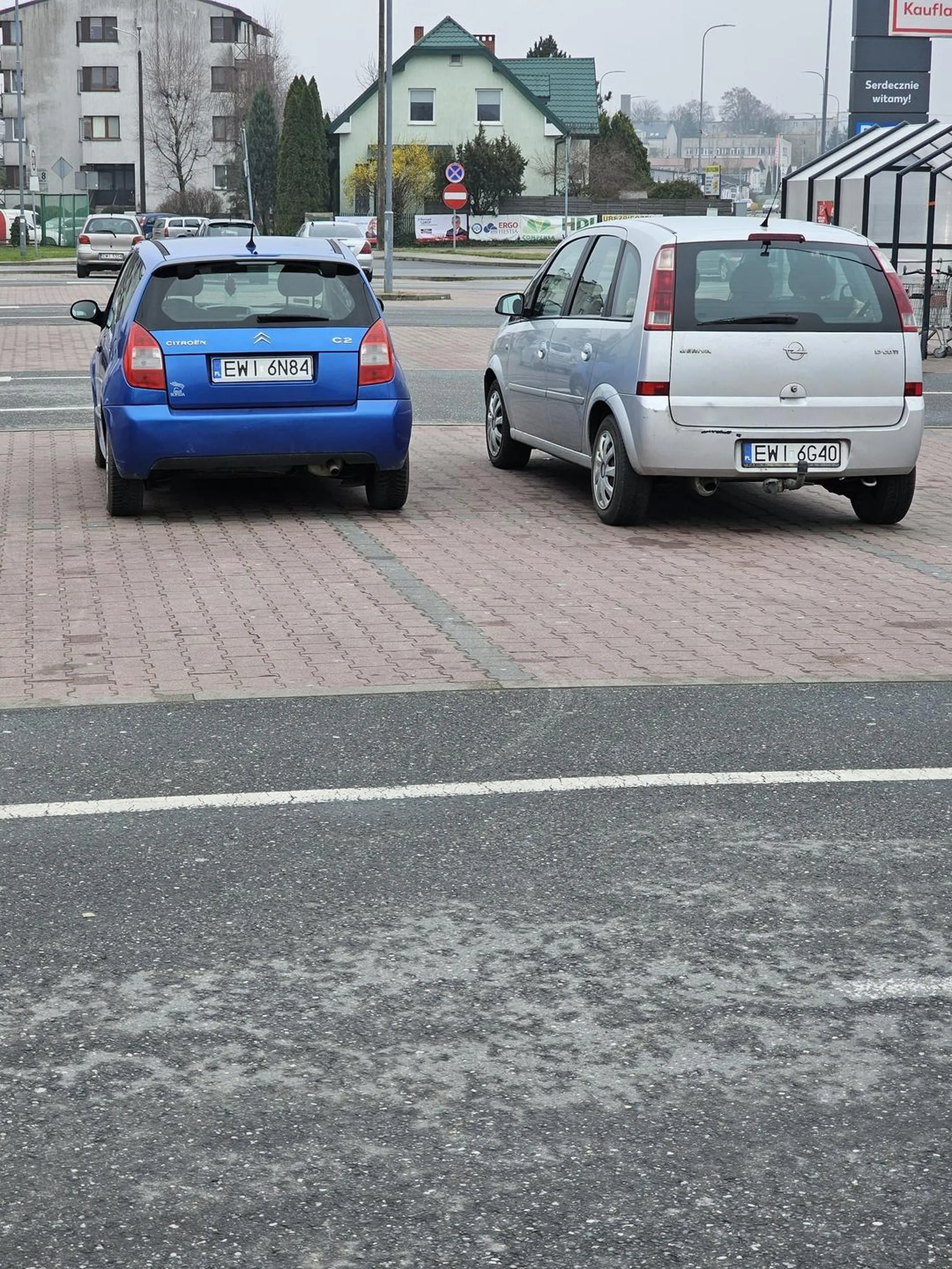 Idealne parkowanie razem z kompanem z hopla idelanie w liniach staneli
