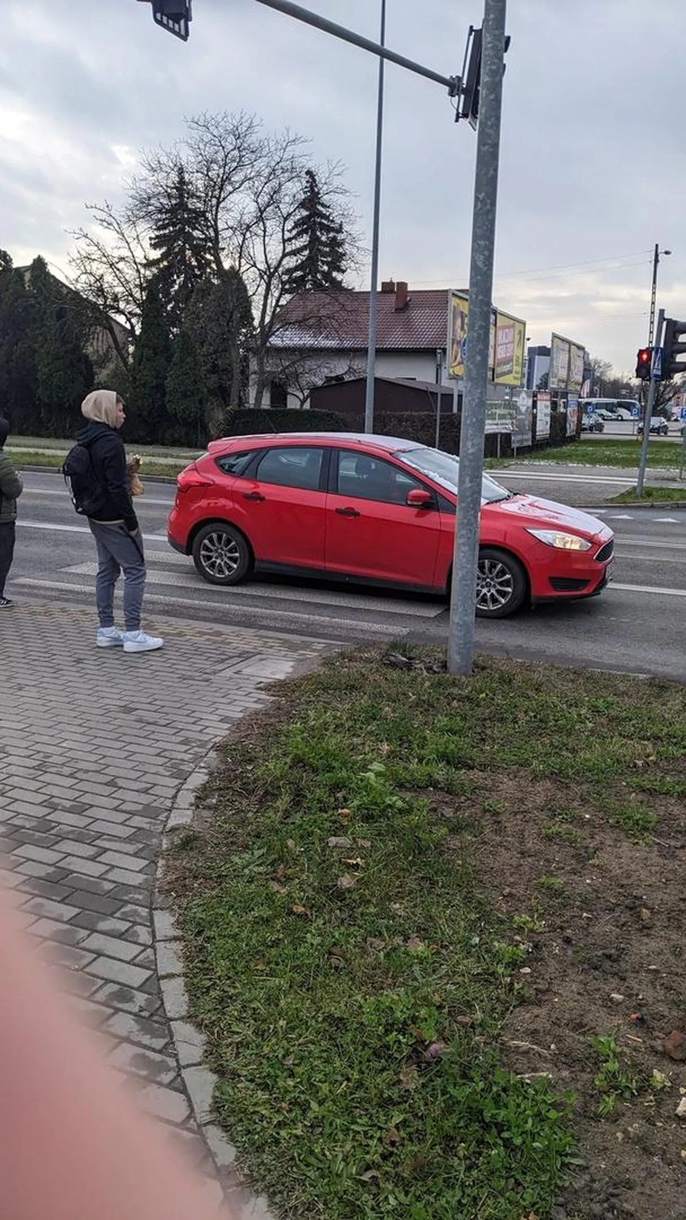 Obok były Światła i przejechała na czerwony