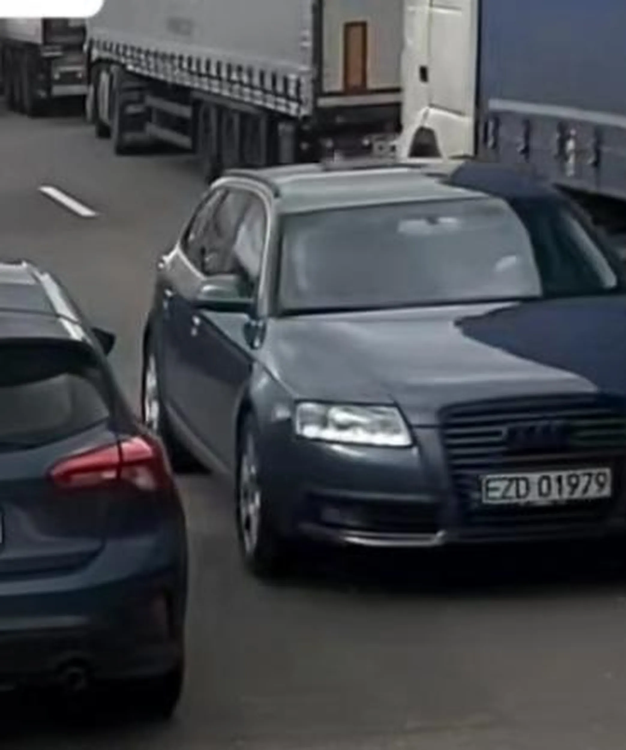 Jazda pod prąd na A2 i celowe utrudnianie dojazdu służbom ratunkowym.