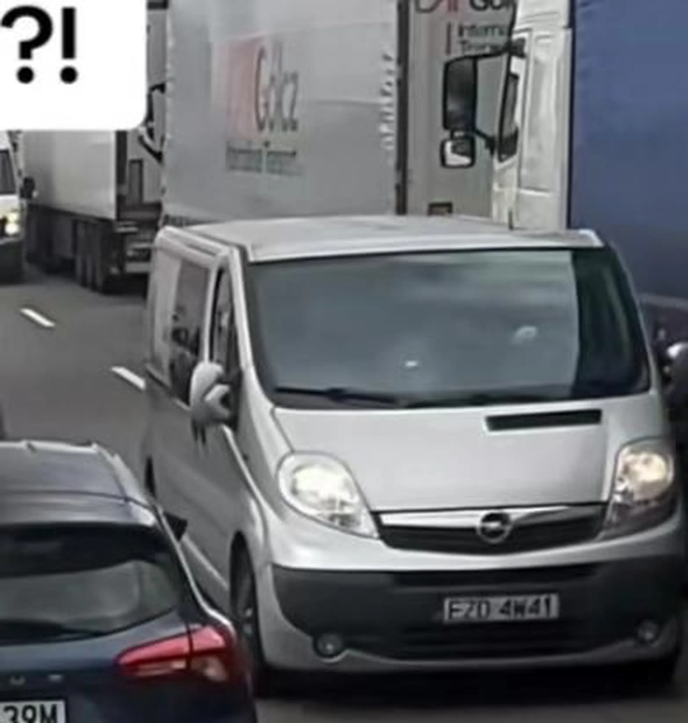 Jazda pod prąd na A2 i celowe utrudnianie dojazdu służbom ratunkowym.