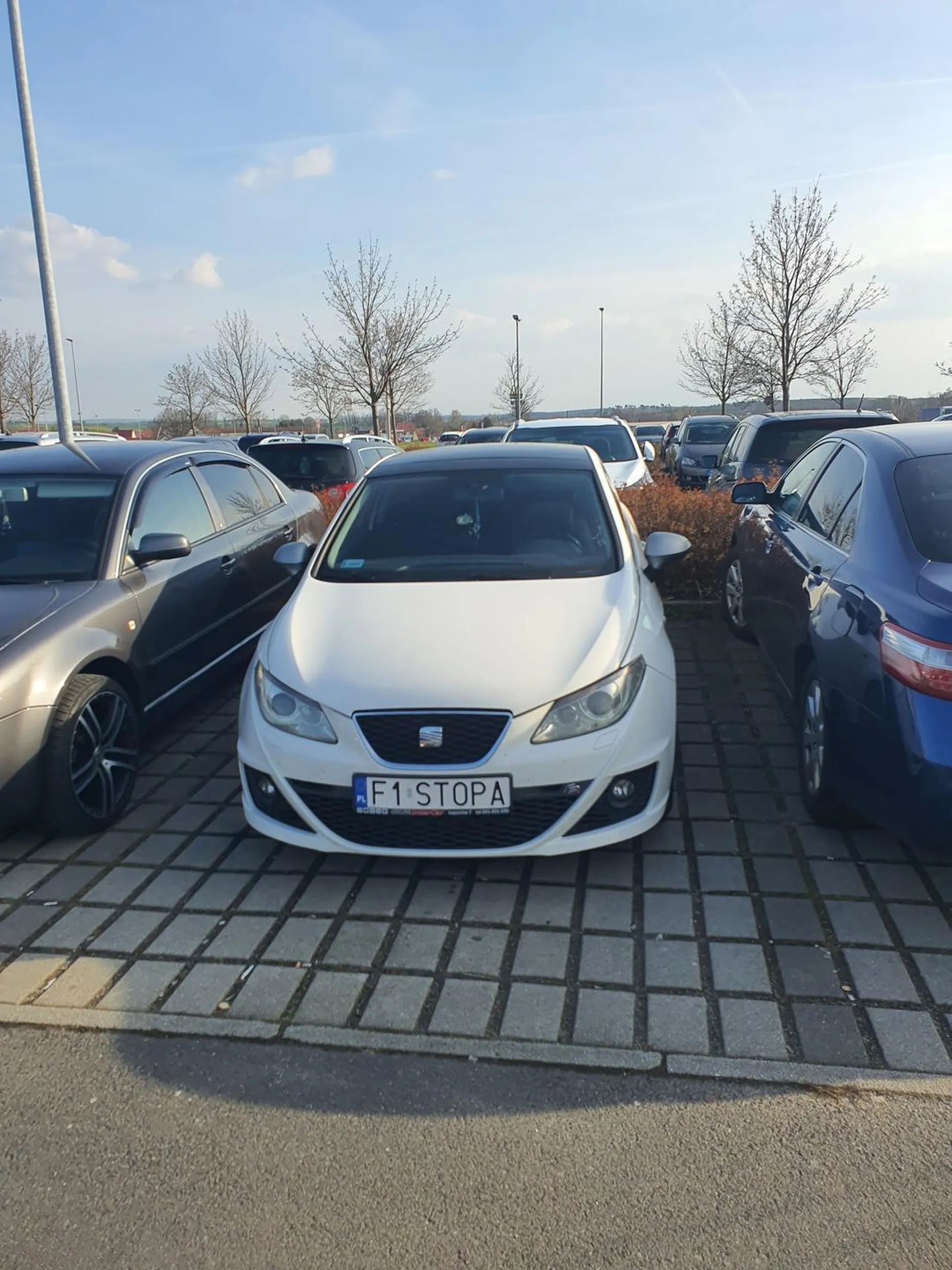 Witam i zapraszam kolegów do komentowania mnie :)