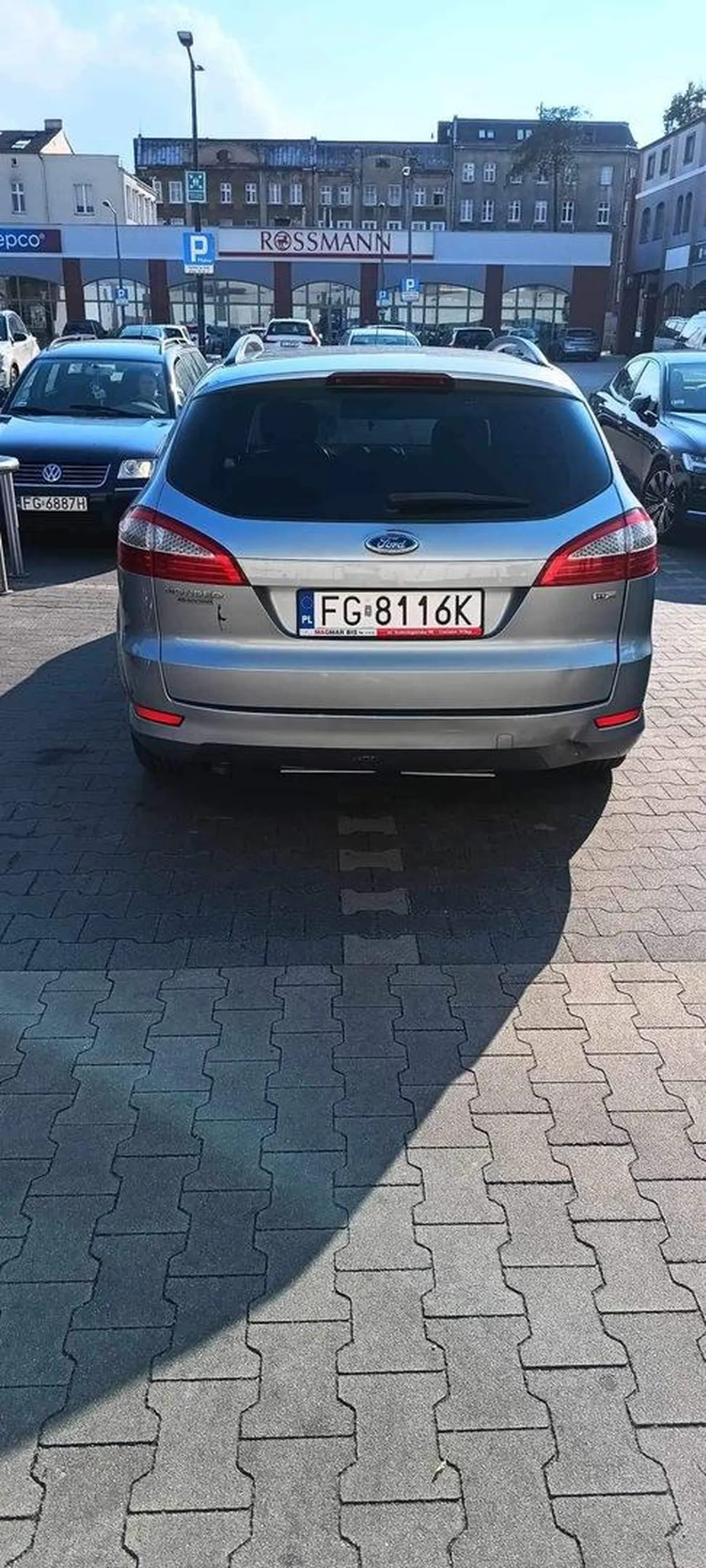 Parkujesz Fordem a nie ciężarówką. Naucz się parkować.