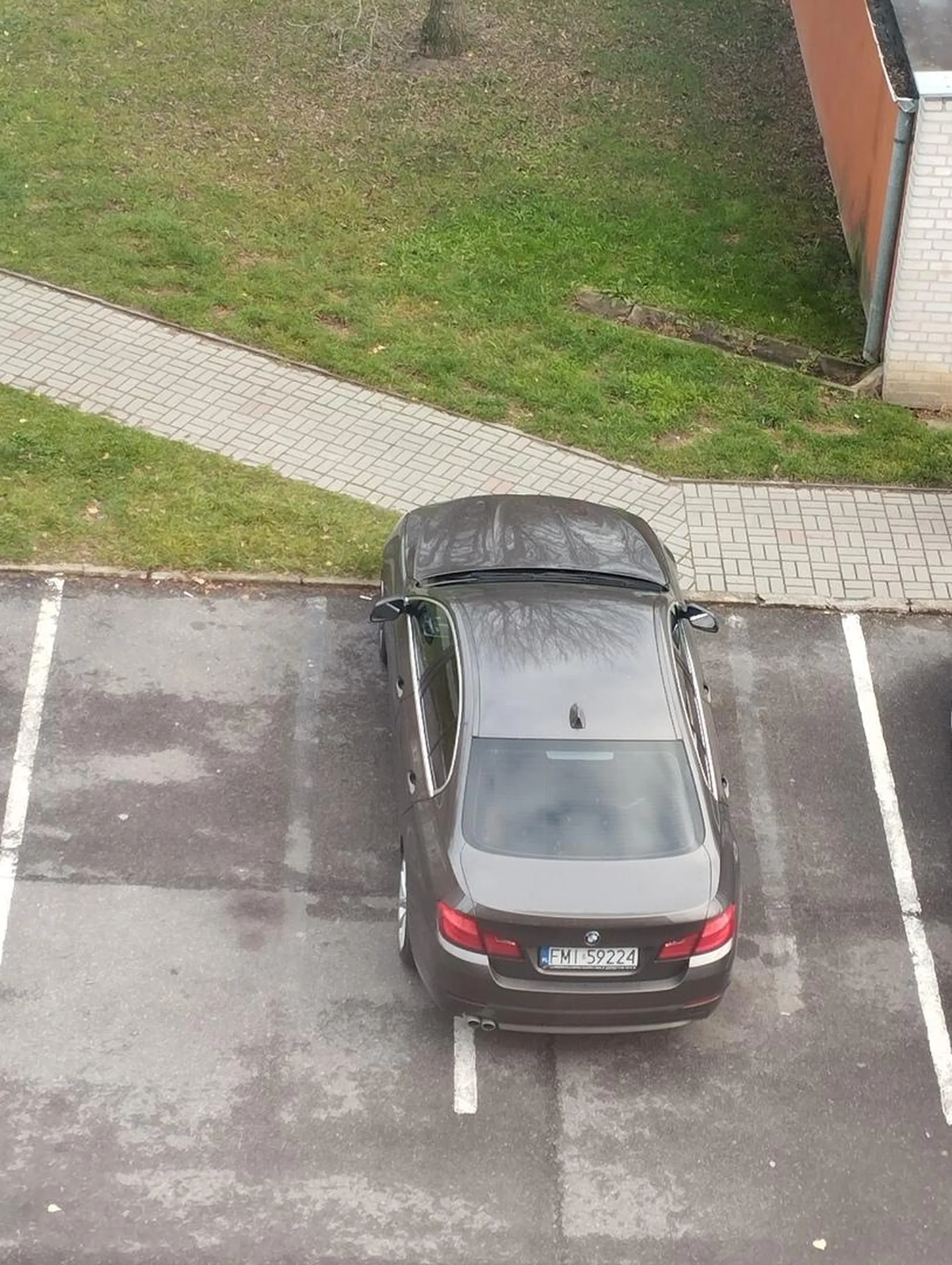 Blokowy mistrz parkowania