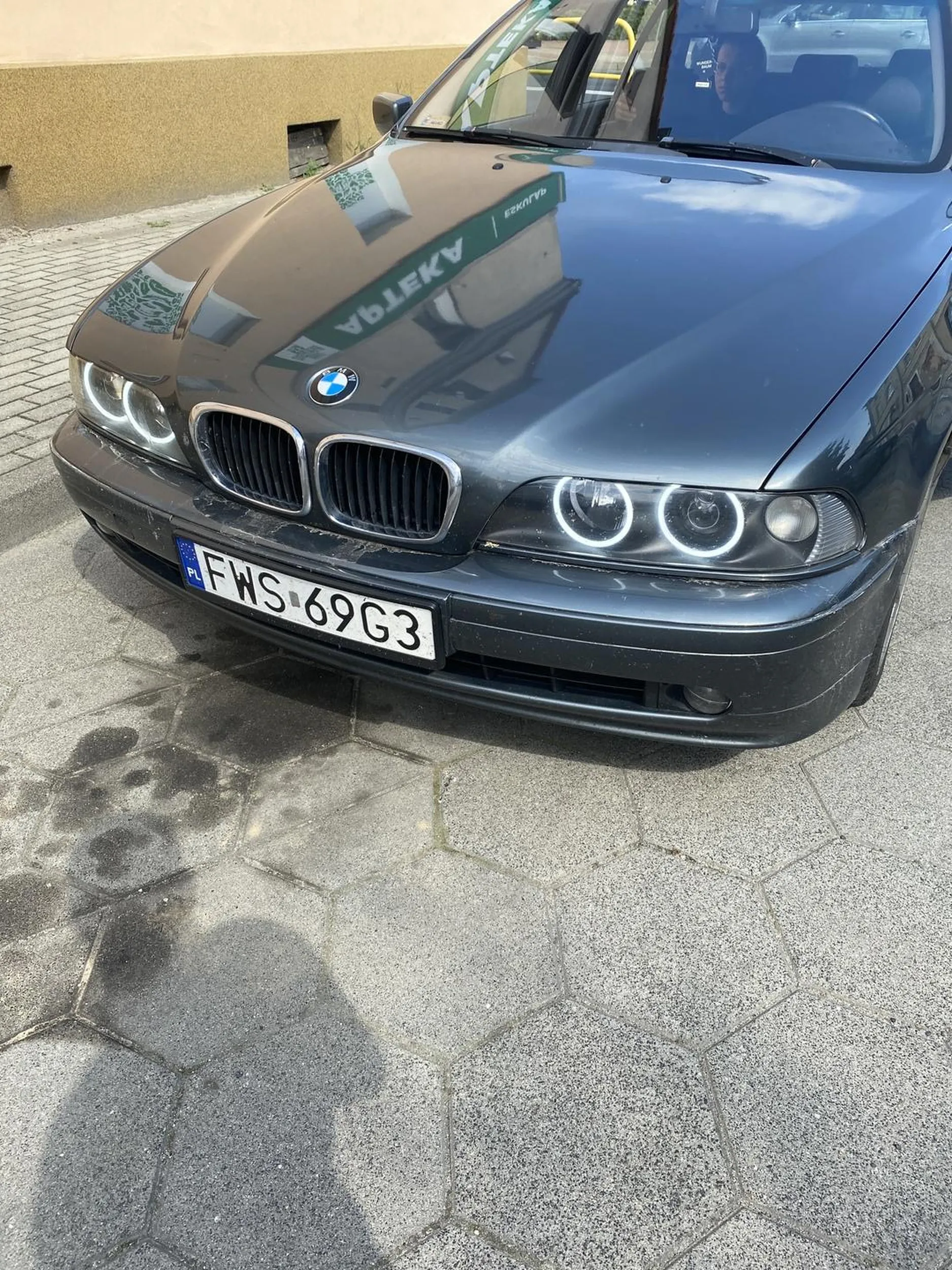 Potrącił babę na pasach po czym wyszedł z auta i zaczął się macać na klejnotach