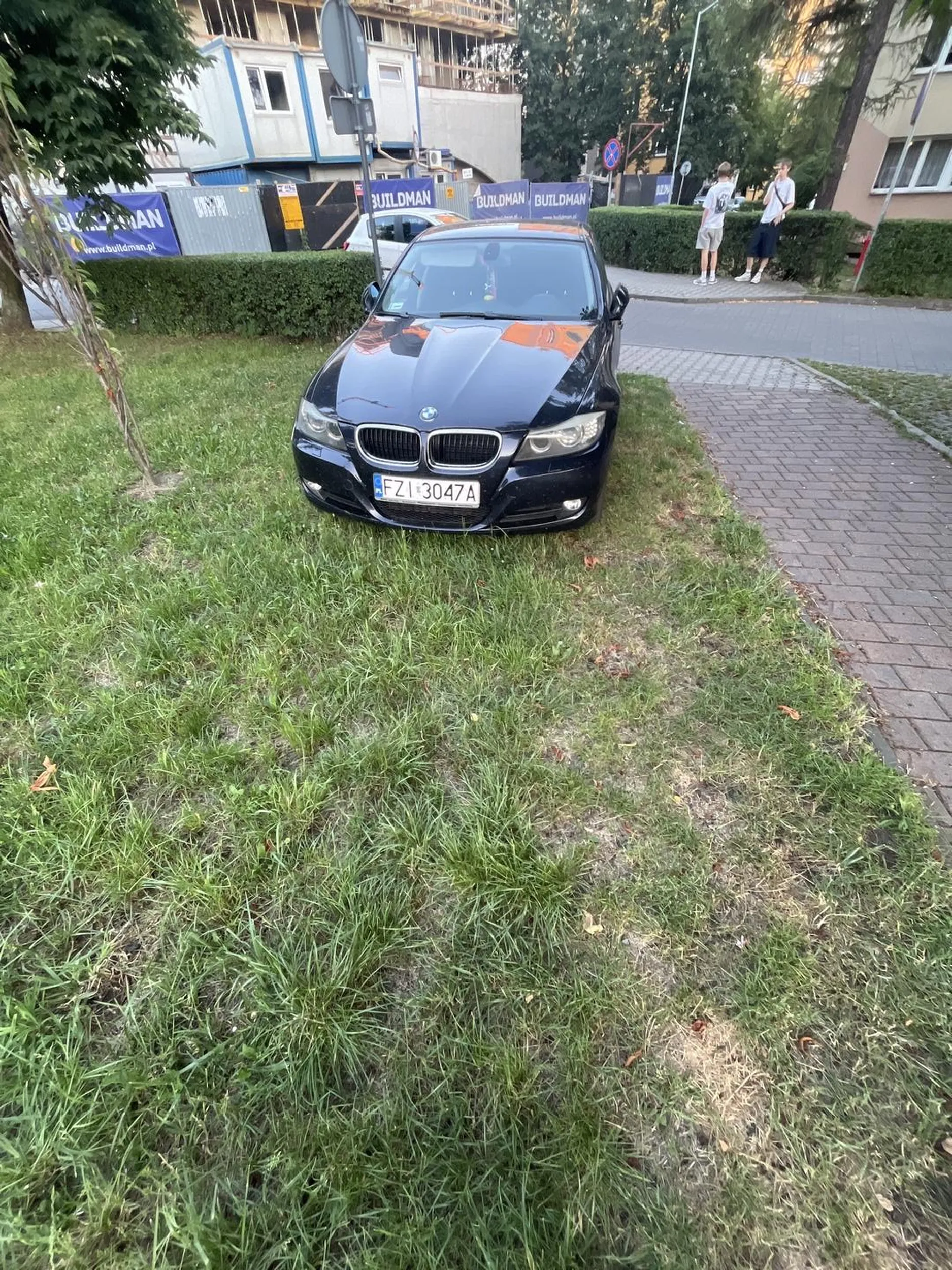 zielona góra nie jest równa zielonej trawie hehe xD, zwijej stąd synek