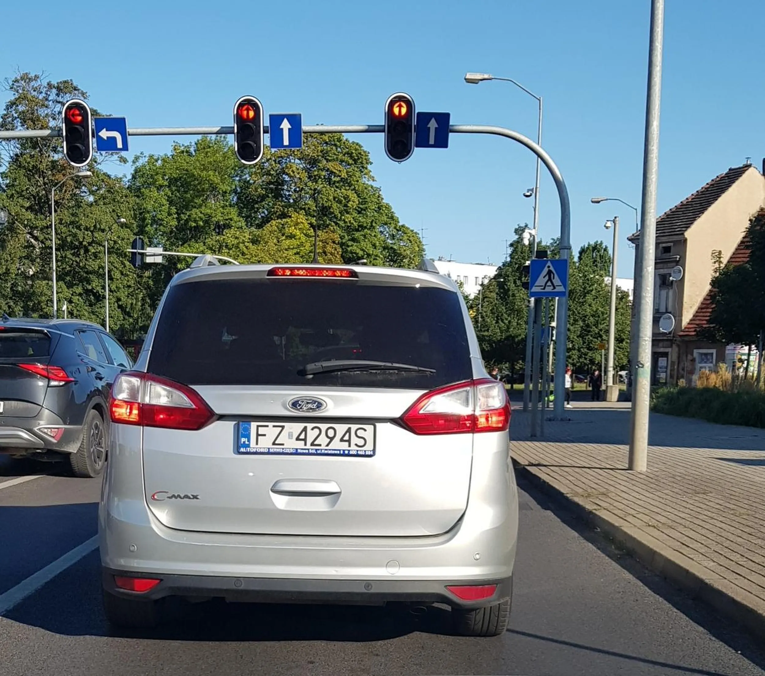 Bydlaku za to co zrobiłeś dzisiaj o 8 koło Rubena żeby ci łapy uschły. Probujesz wyłudzić odszkodowanie czy z głową masz źle? Bo wina byłaby twoja. Filmik wysyłam na policję. Oddasz mi kasę za hamulce.