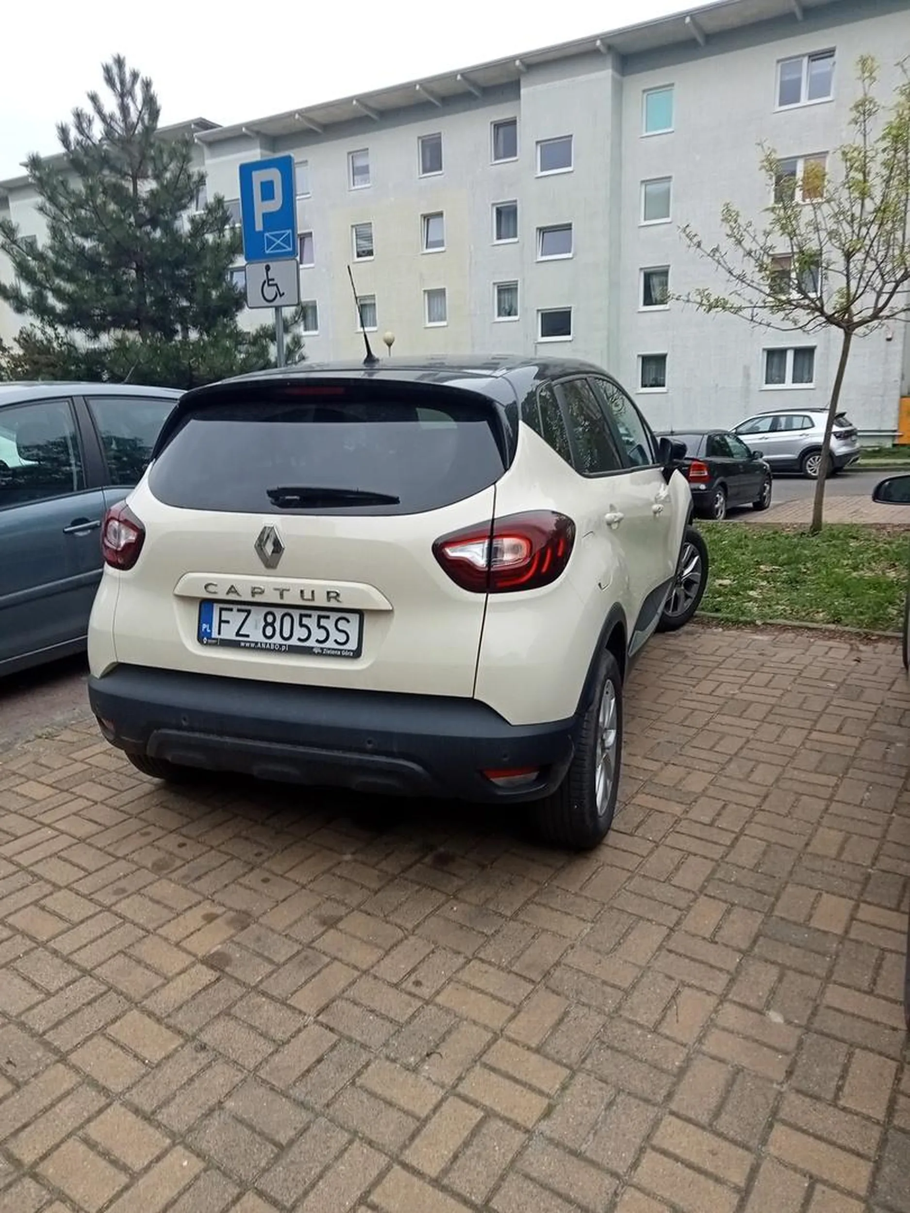 Przejechała na przejściu w trakcie gdy przez nie przechodziłem pozdrawiam Panią bardzo serdecznie .