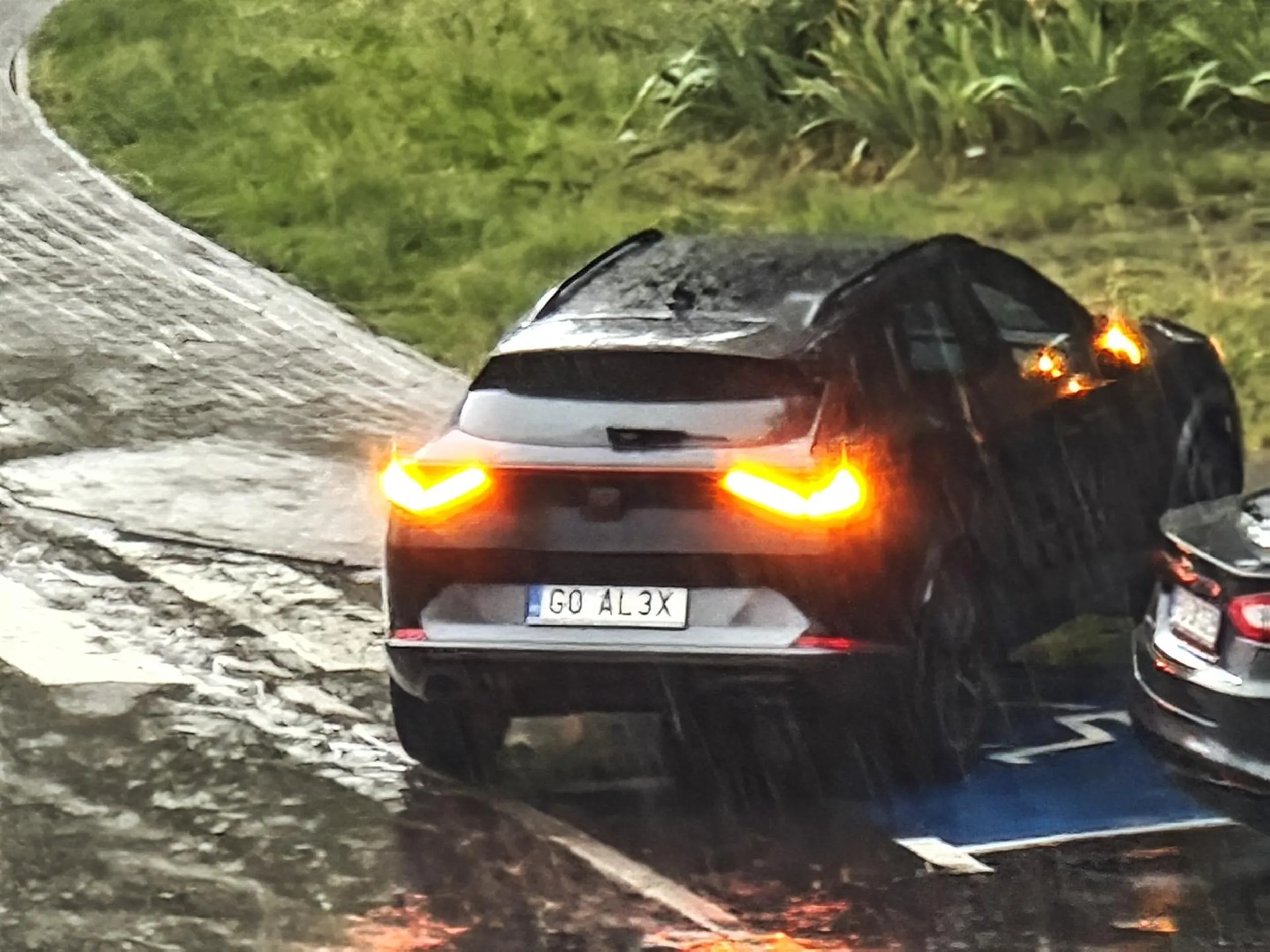 " JA TU TYLKO NA CHWILE. STANE SOBIE NA MIEJSCU DLA NIEPEŁNOSPRAWNYCH BO MAM NIEPEŁNOSPRAWNY MÓZG "