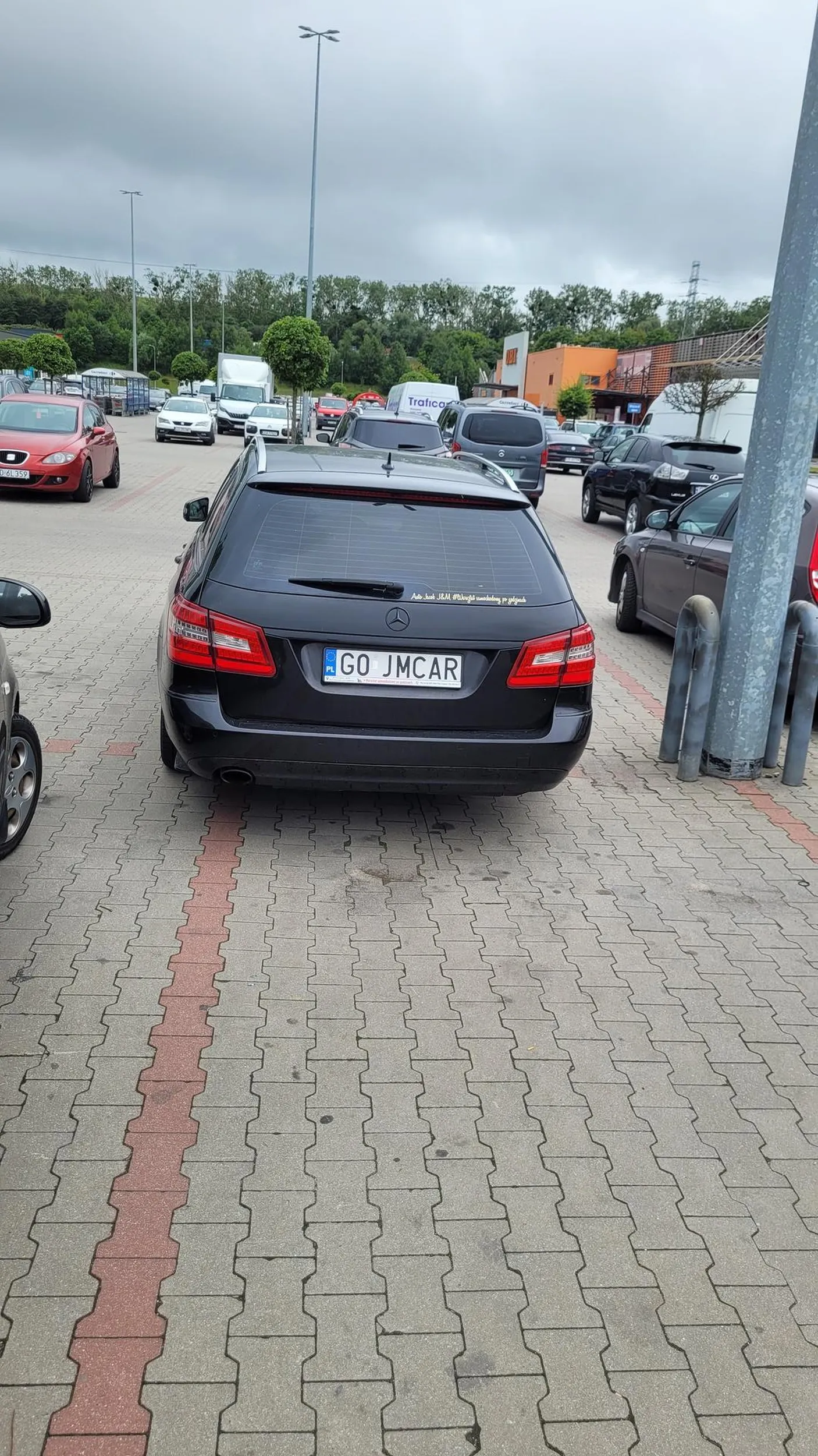 jakby mógł to by pewnie i 6 miejsc zajął