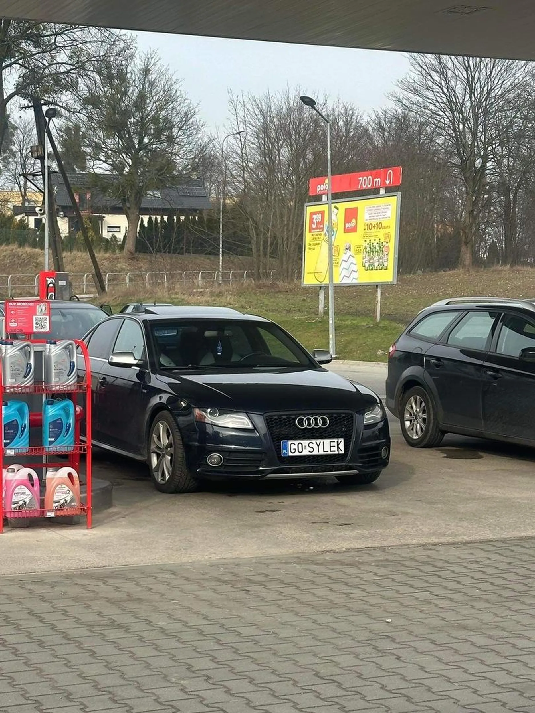 Jedyne gdzie jeździ to na stację.