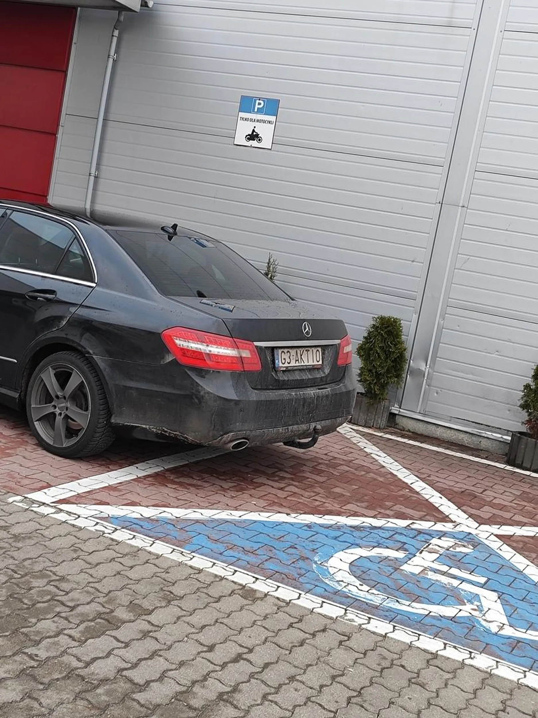 Nic dodać nic ująć, następnym razem wjedź do środka kasztanie