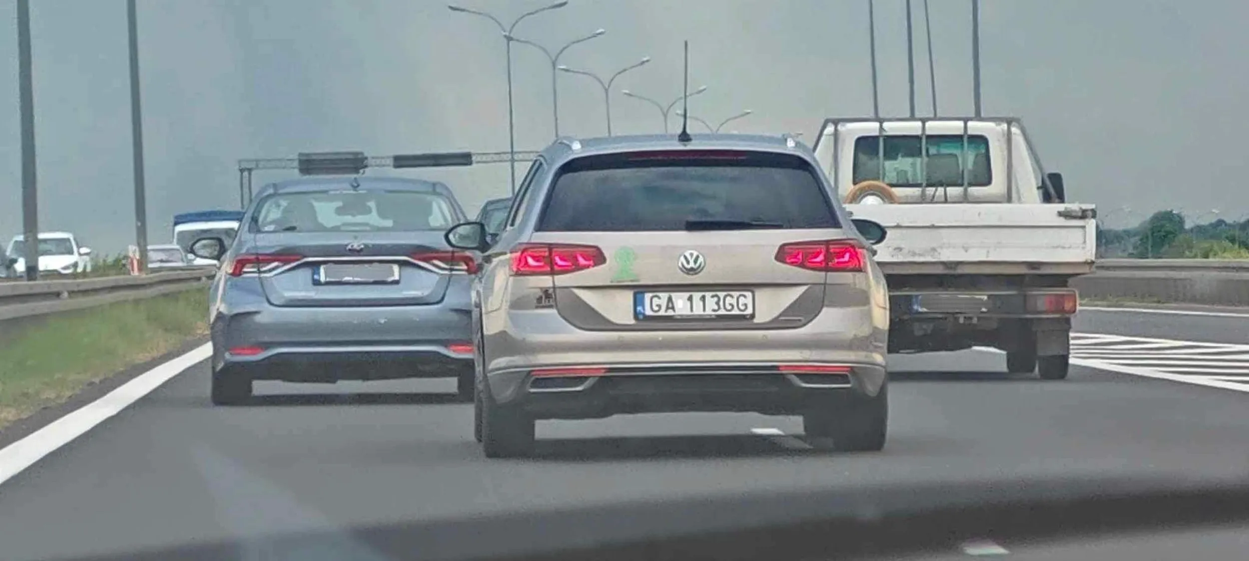 A ty nie wiesz po którym pasie się jeździ?!