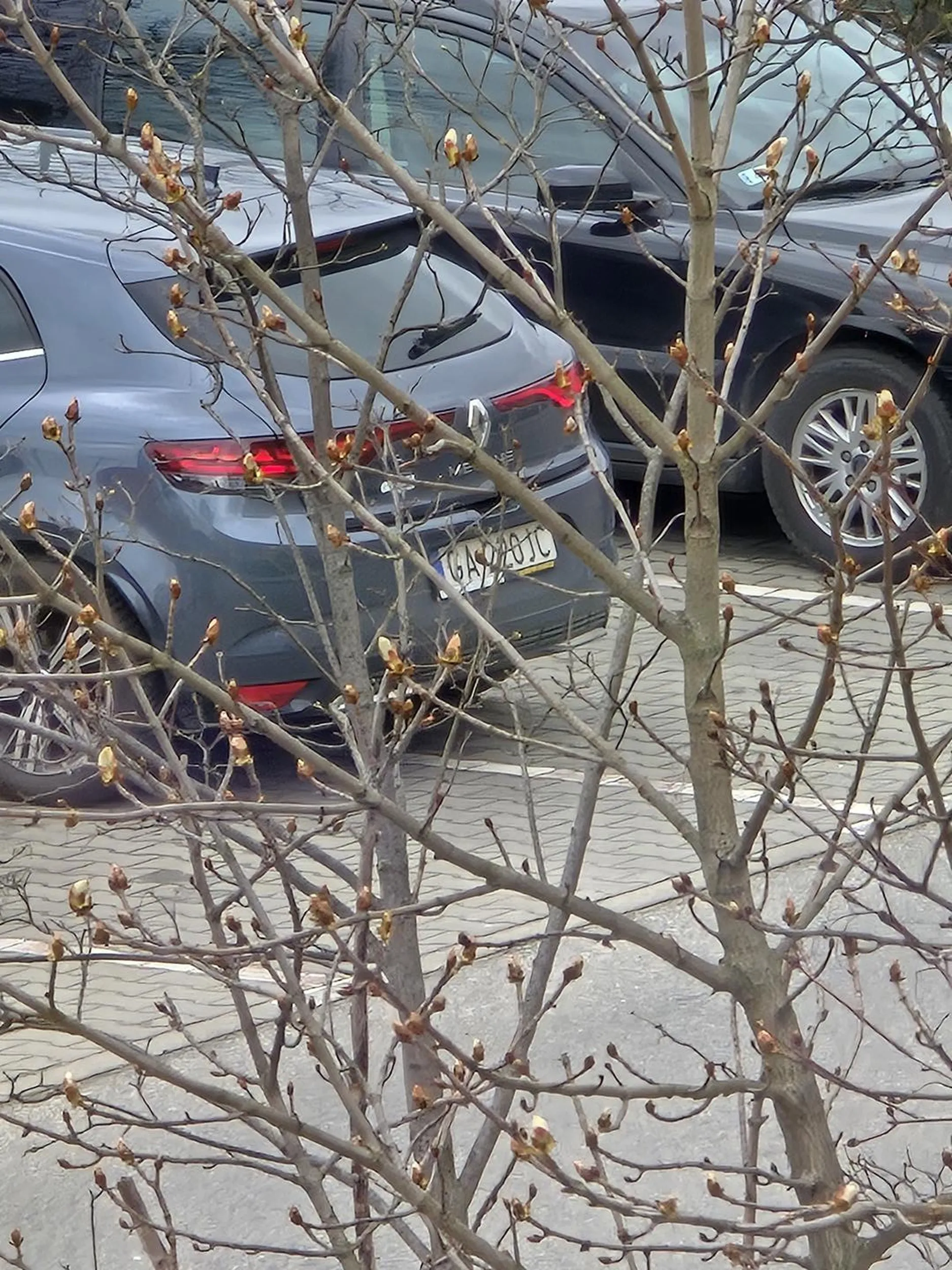 "Dobre" parkowanie na 2 miejsce.