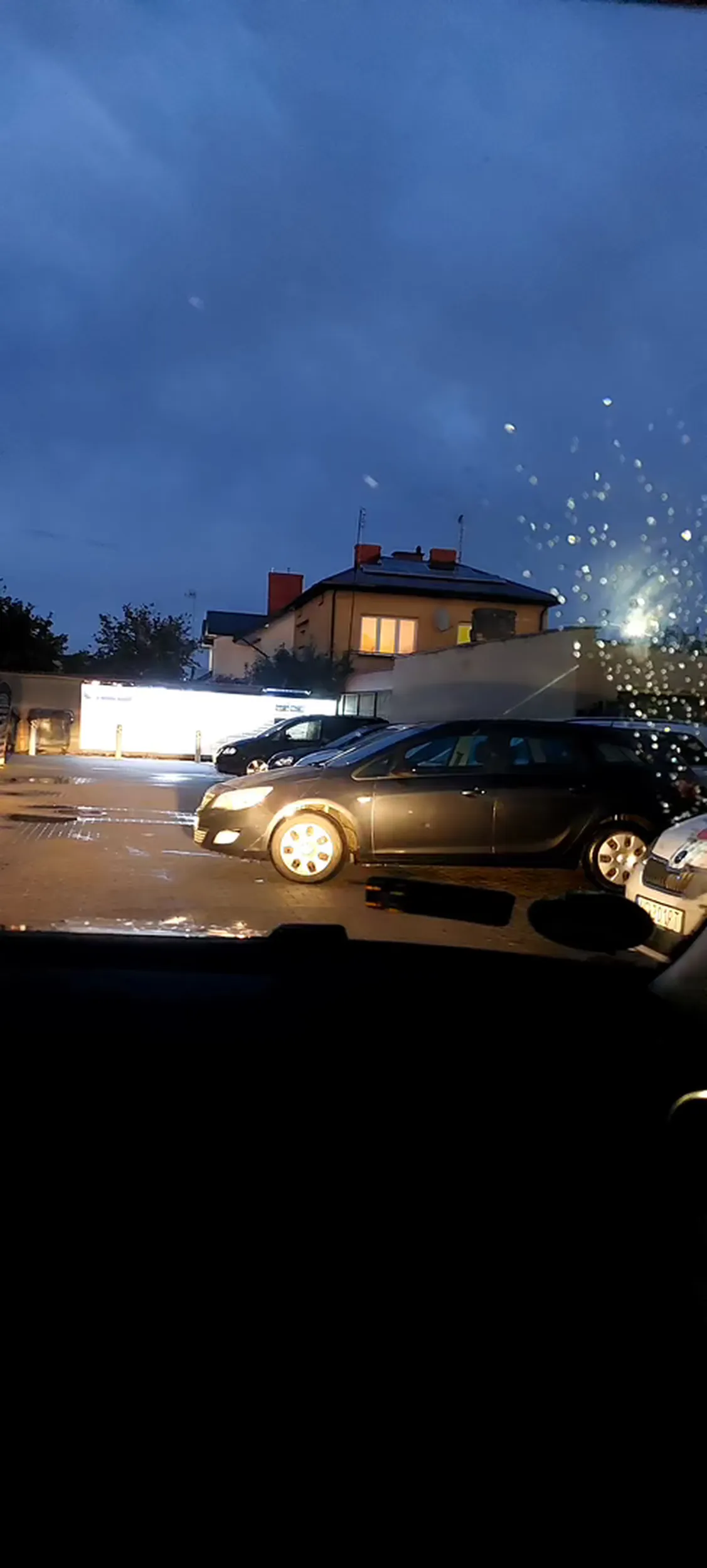 Naucz się parkować głupia pało