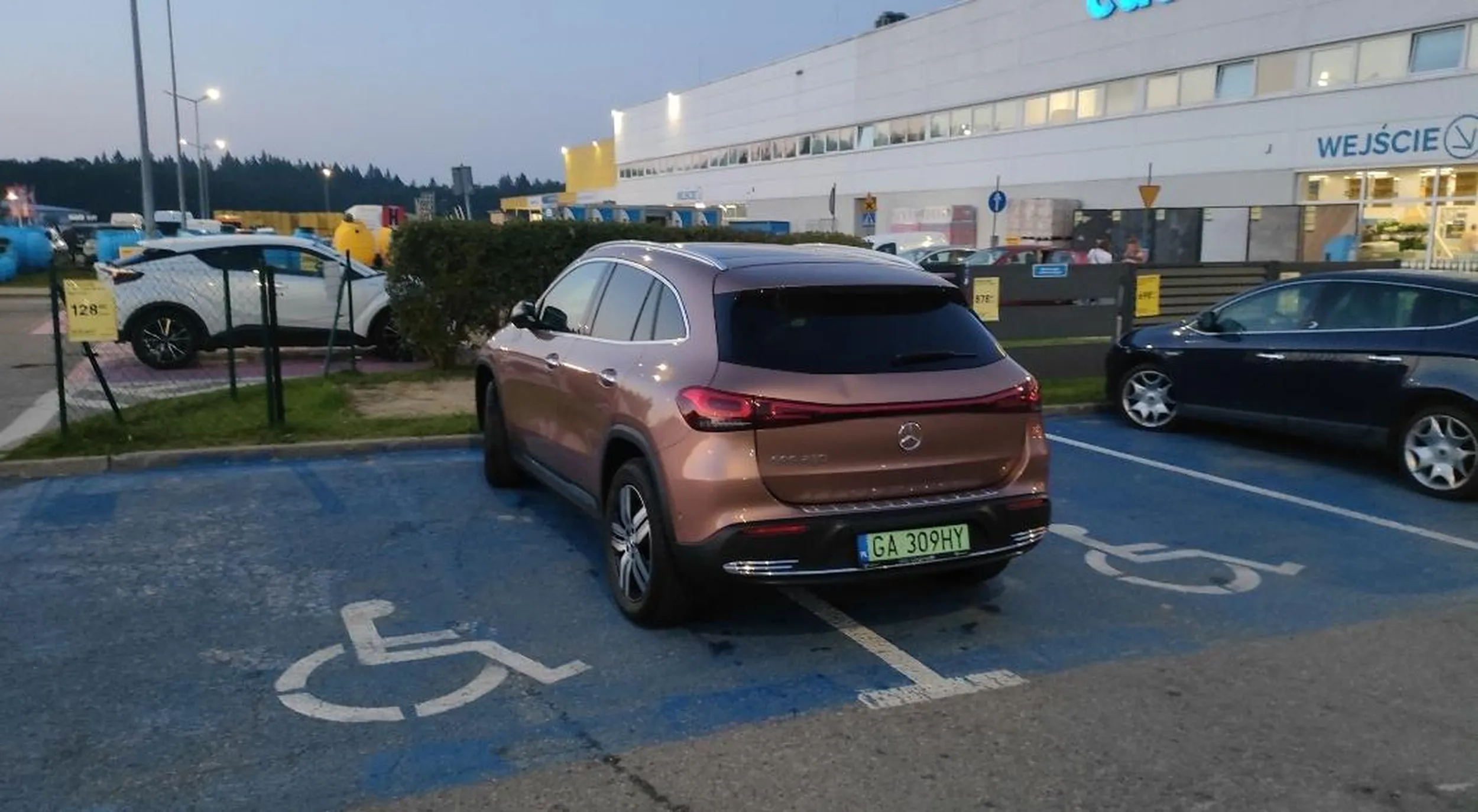 Kolor tablic chyba wyjaśnia ?