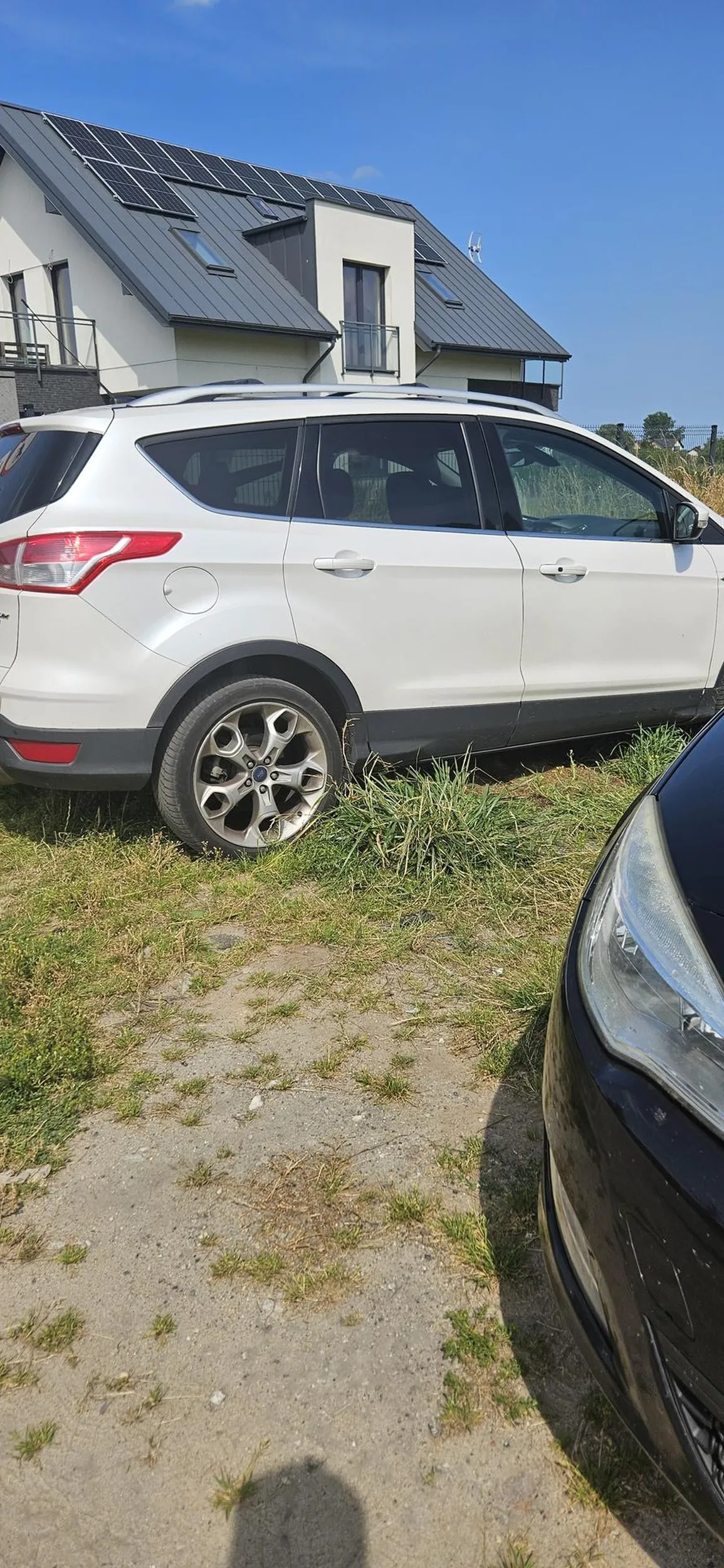Podczas gdy zajmowaliśmy już miejsce parkingowe, szanowny Pan zdecydował, że kulturalnie wpierdoli się w to miejsce. (Ford)