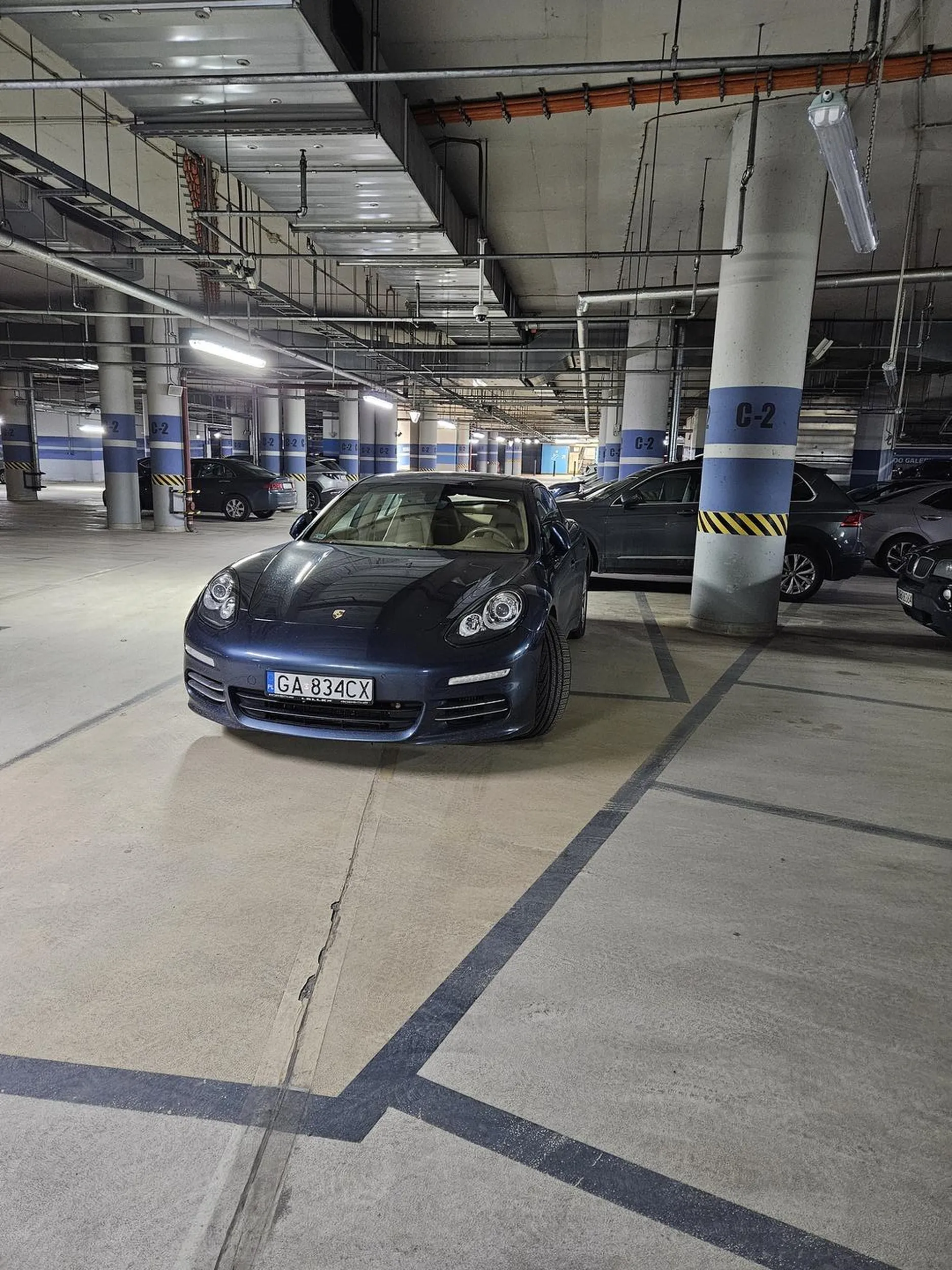 Wyborne parkowanie. Nie pozdrawiam.