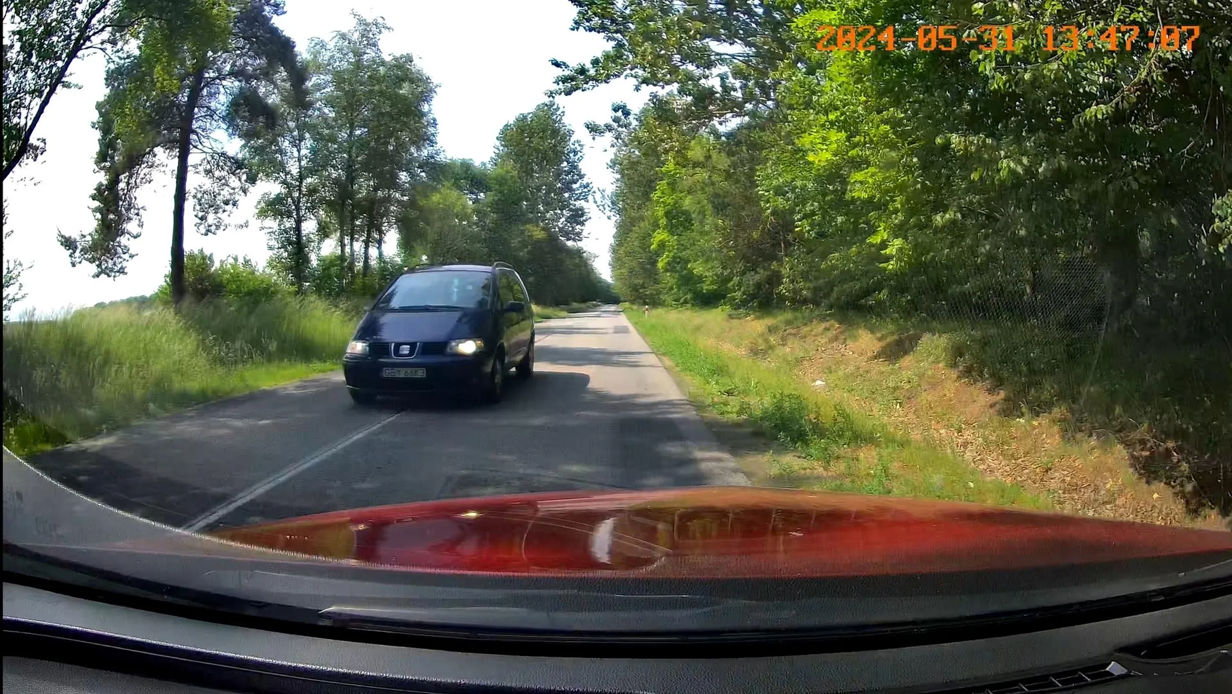 Kierowca jedzie na czołówkę...