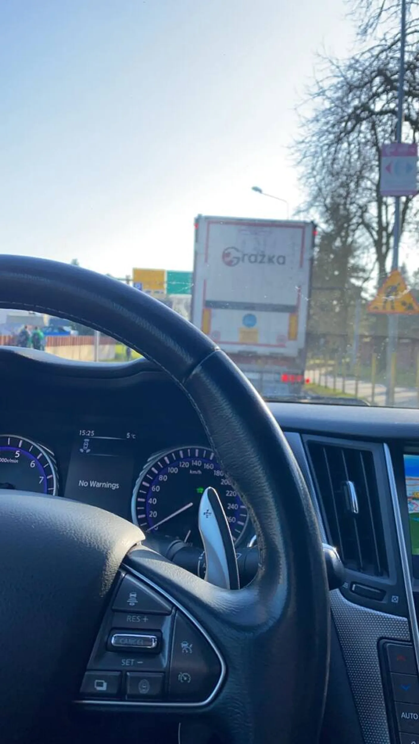 Dzień dobry jakiś gówniarz wysyła zdjęcia na grupy na Facebooku że jeździ infernusem po mieście. Proszę przetrzepac mu tyłek porządnie. Pozdrawiam D. Niepoznajecki