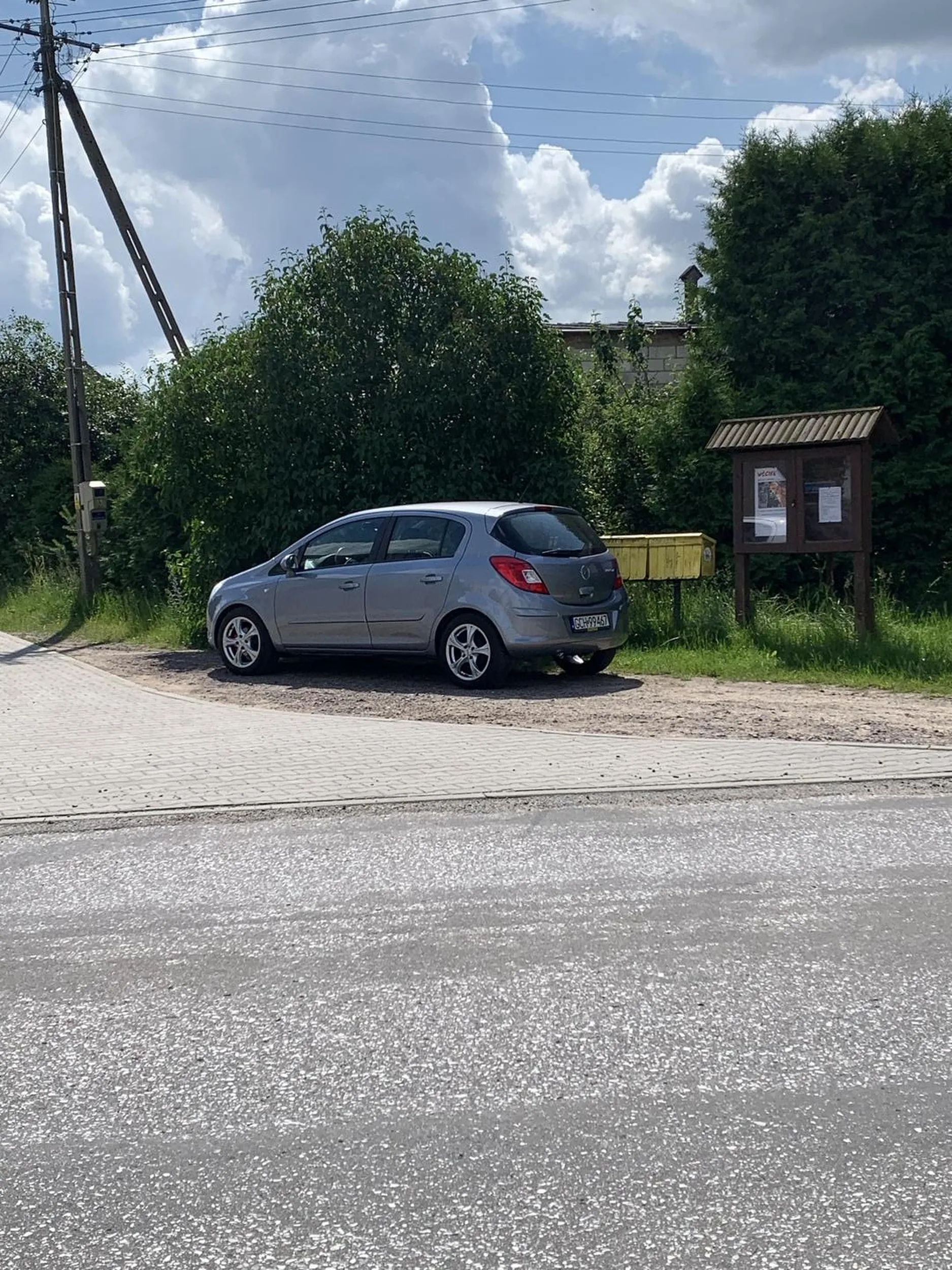 Tak zaparkował że nie mam dostępu do szkrzynki pocztowej, nie pozdrawiam