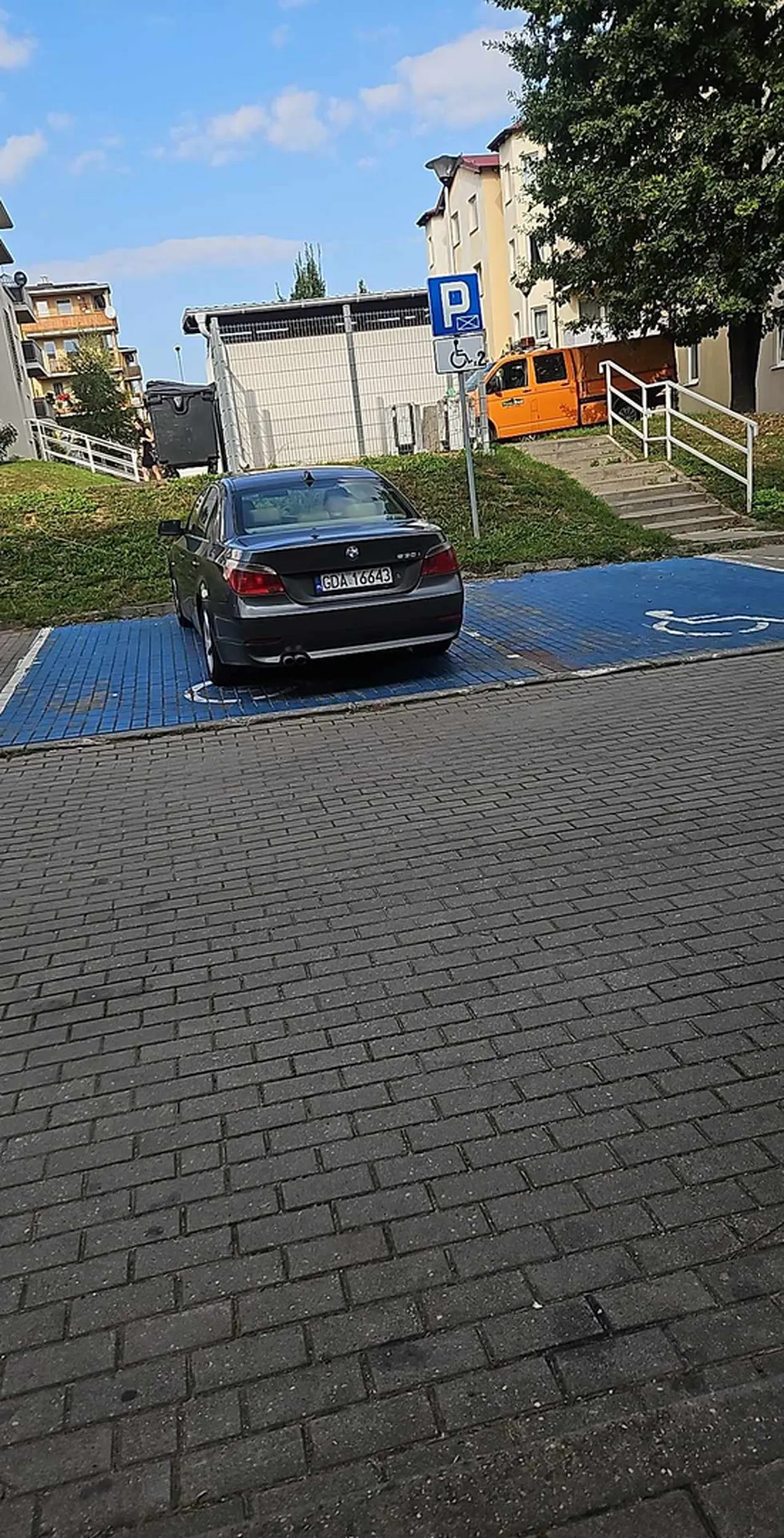 Wiemy że kierowcy bmw są uposledzeni