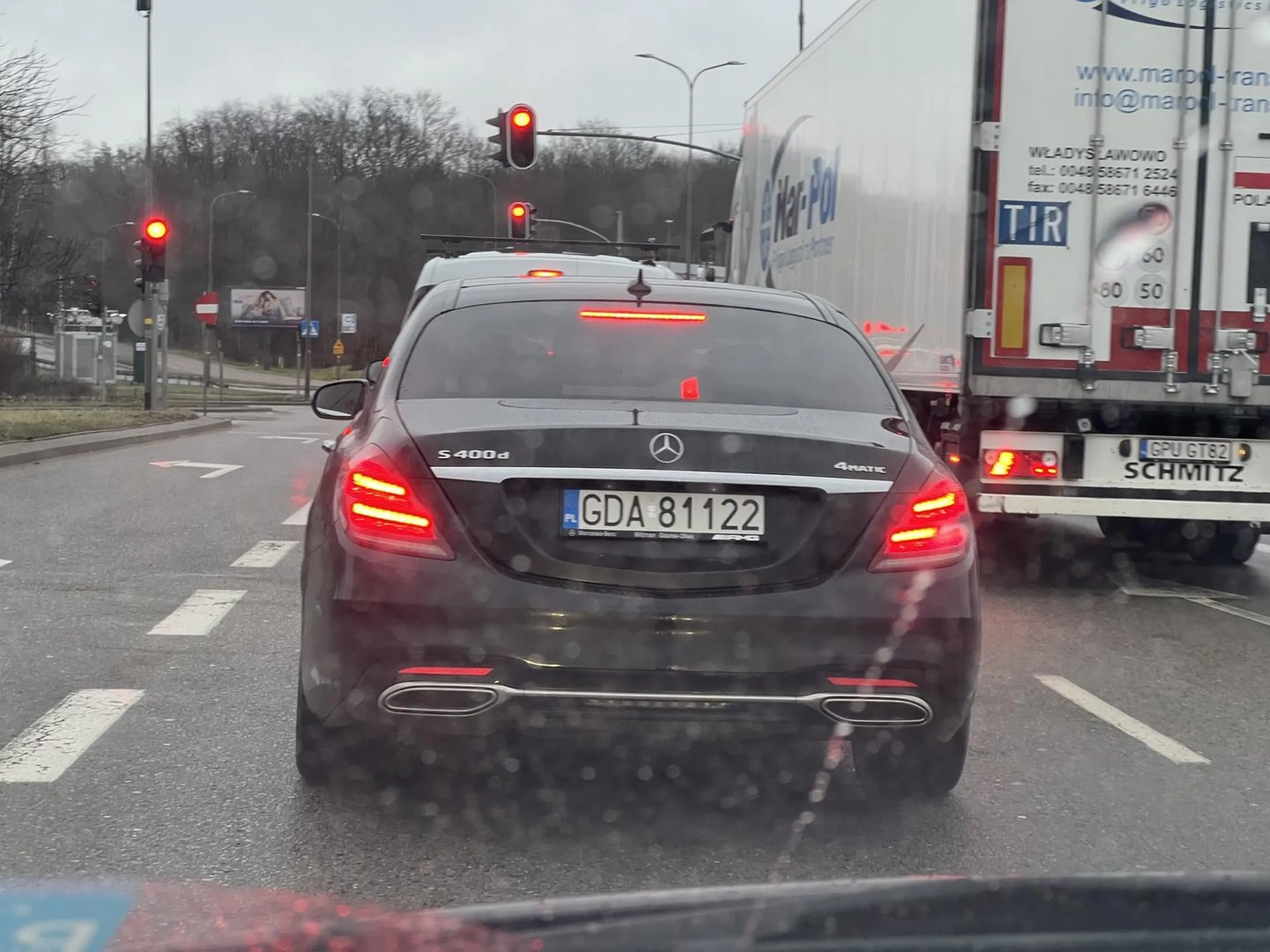 Bardzo agresywny i niebezpiecznie jeżdżący kierowca.