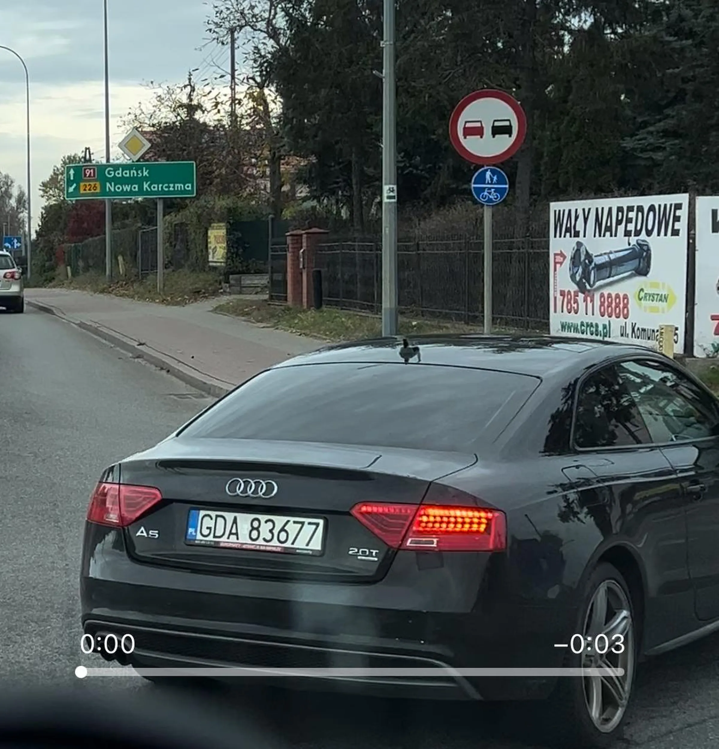Która to stacja diagnostyczna przepuściła auto z czerwonymi kierunkowskazami???