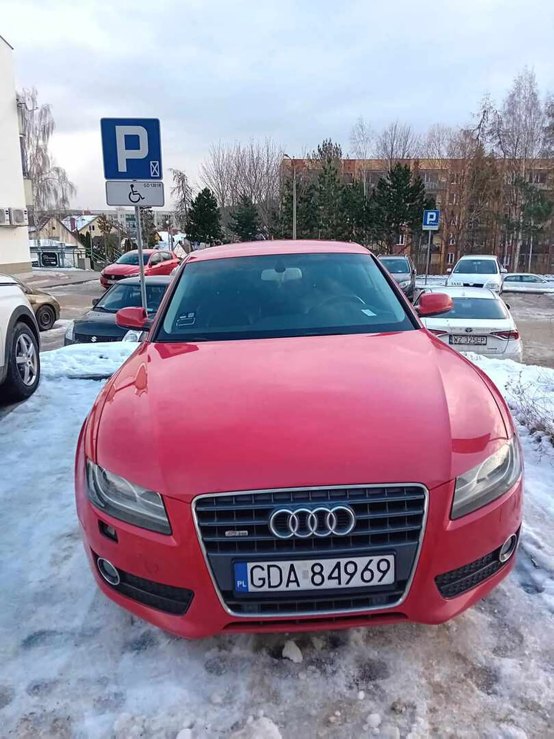 Blokowanie miejsca dla osób z niepełnosprawnością dedykowanego konkretnej osobie (mnie). Proszę o nagłośnienie sprawy, gdyż to nie pierwszy raz, gdy nie mam gdzie zaparkować