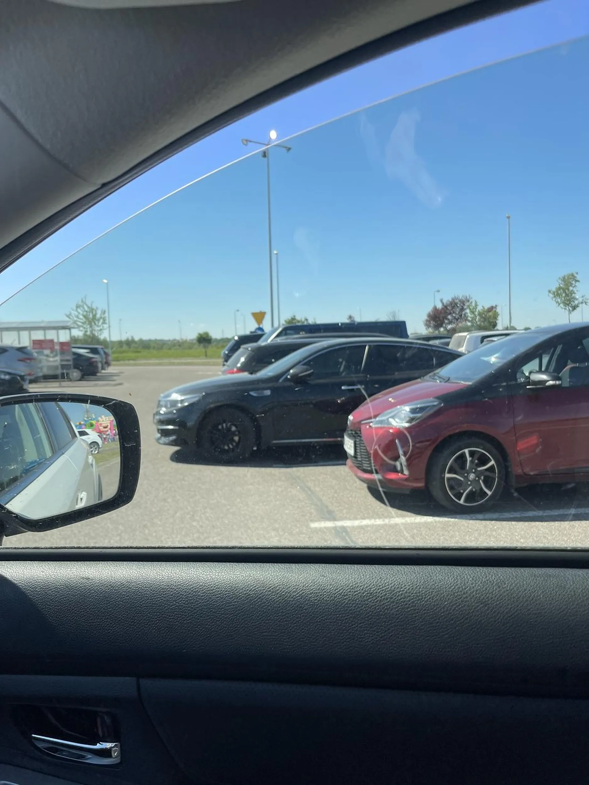 gorzej się nie dało zaparkować pacanie?