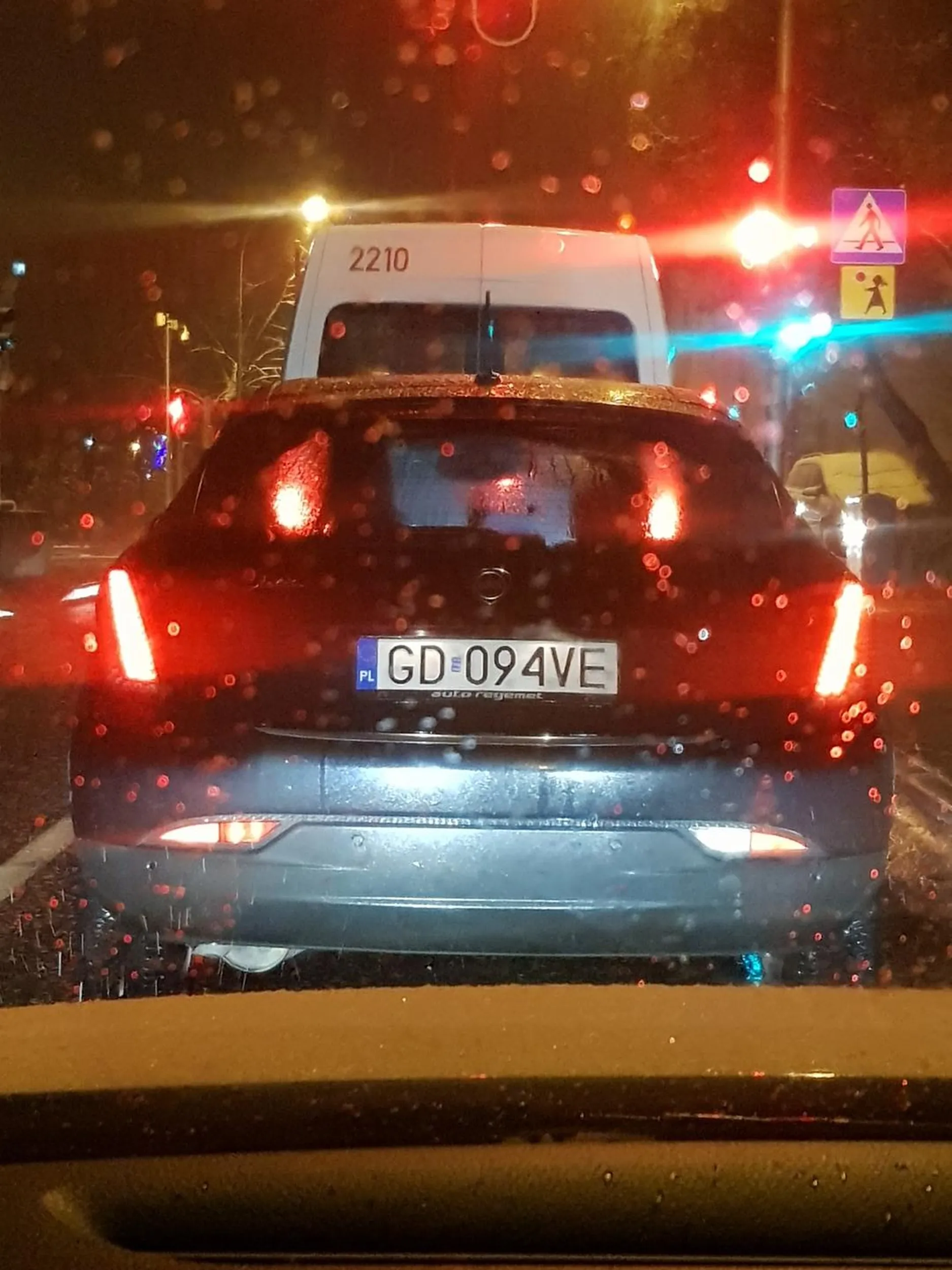 Jedzie Grześ przez wieś :)