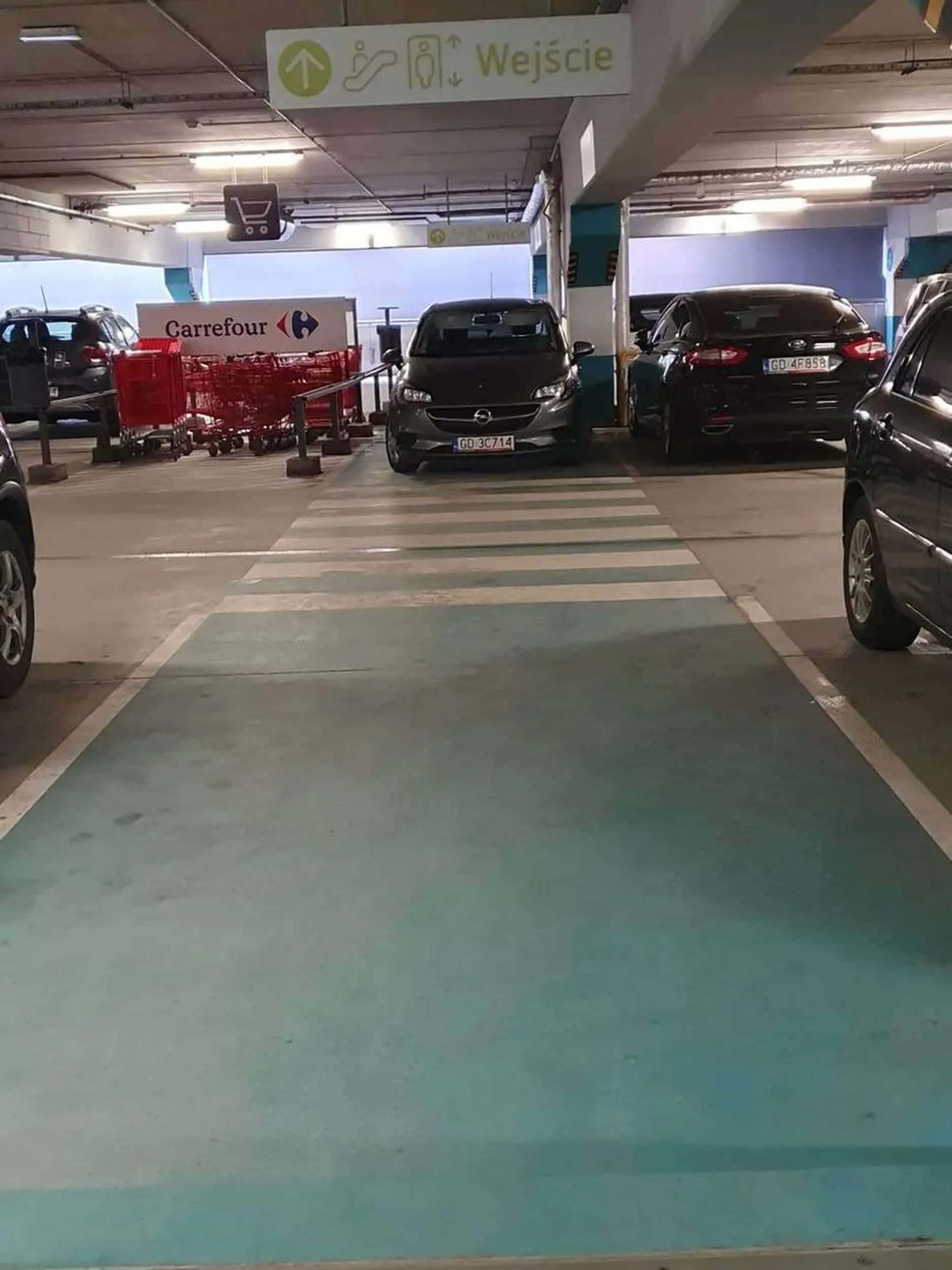 Po prostu musiał tam zaparkować