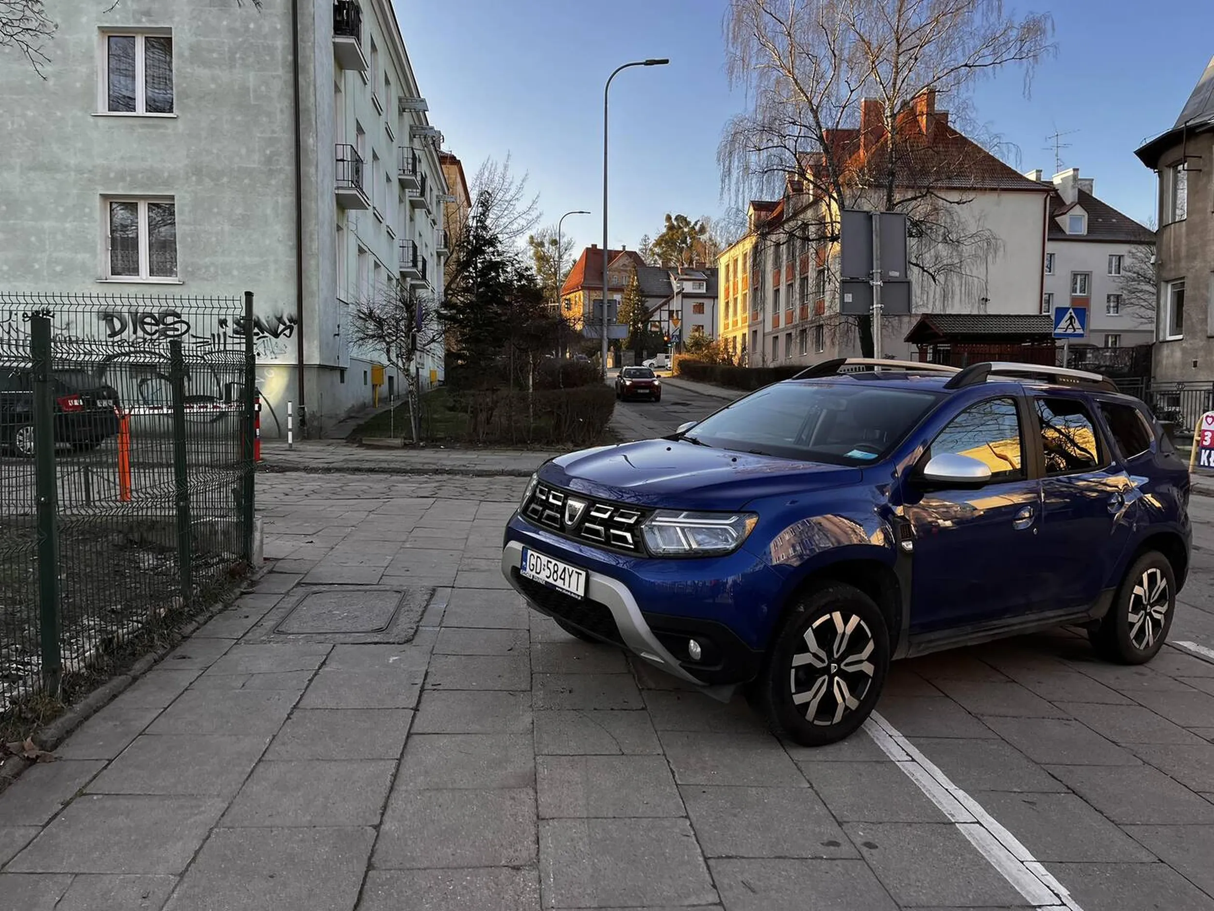 Od razu widać, że niepełnosprawny umysłowo, plakietki nie trzeba.