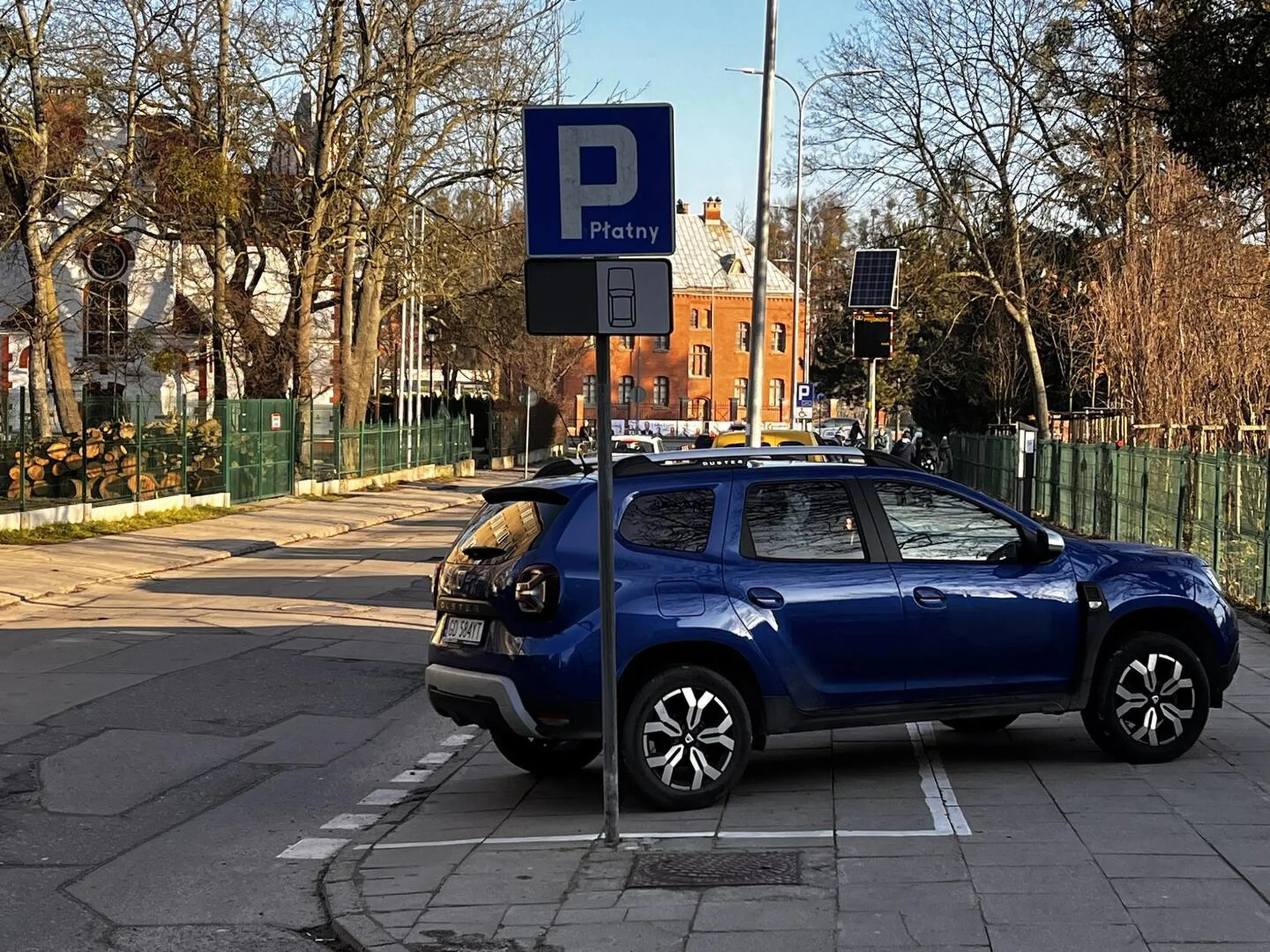 Od razu widać, że niepełnosprawny umysłowo, plakietki nie trzeba.