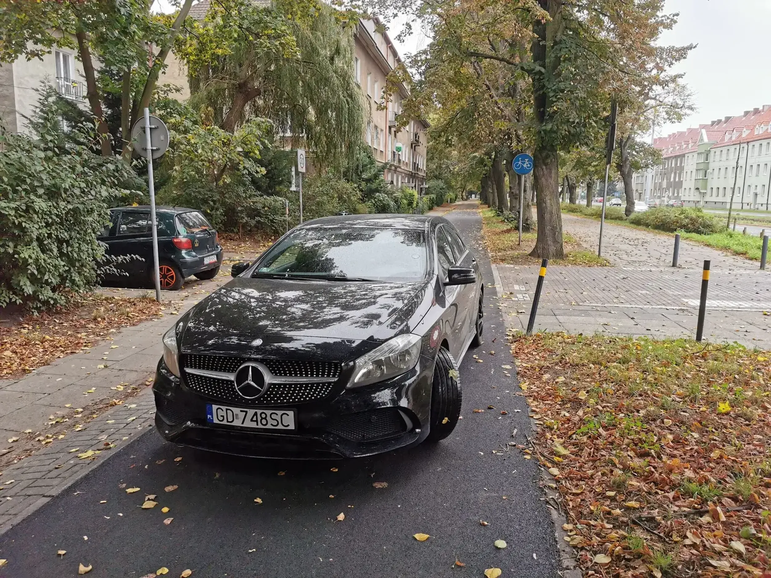 Parkowanie na drodze dla rowerówwe Wrzeszczu