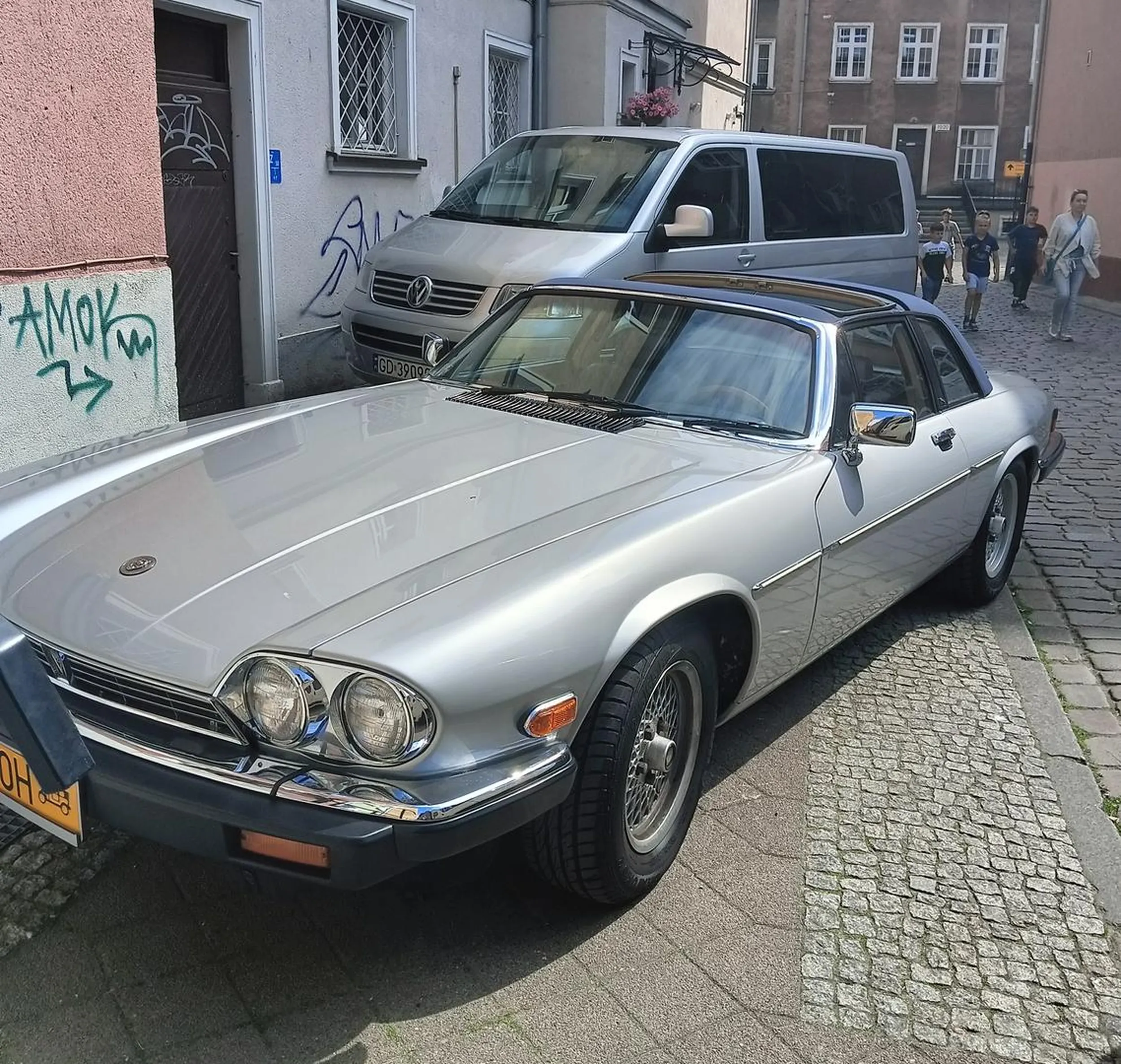 Przepiękny jaguar v12 nigdy takiego nie widziałem