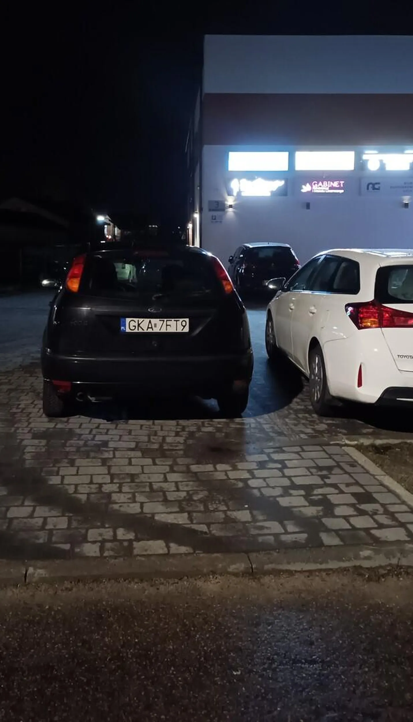 Trzeba mieć naprawdę mały iloraz inteligencji, aby zaparkować we wjeździe do kilku firm