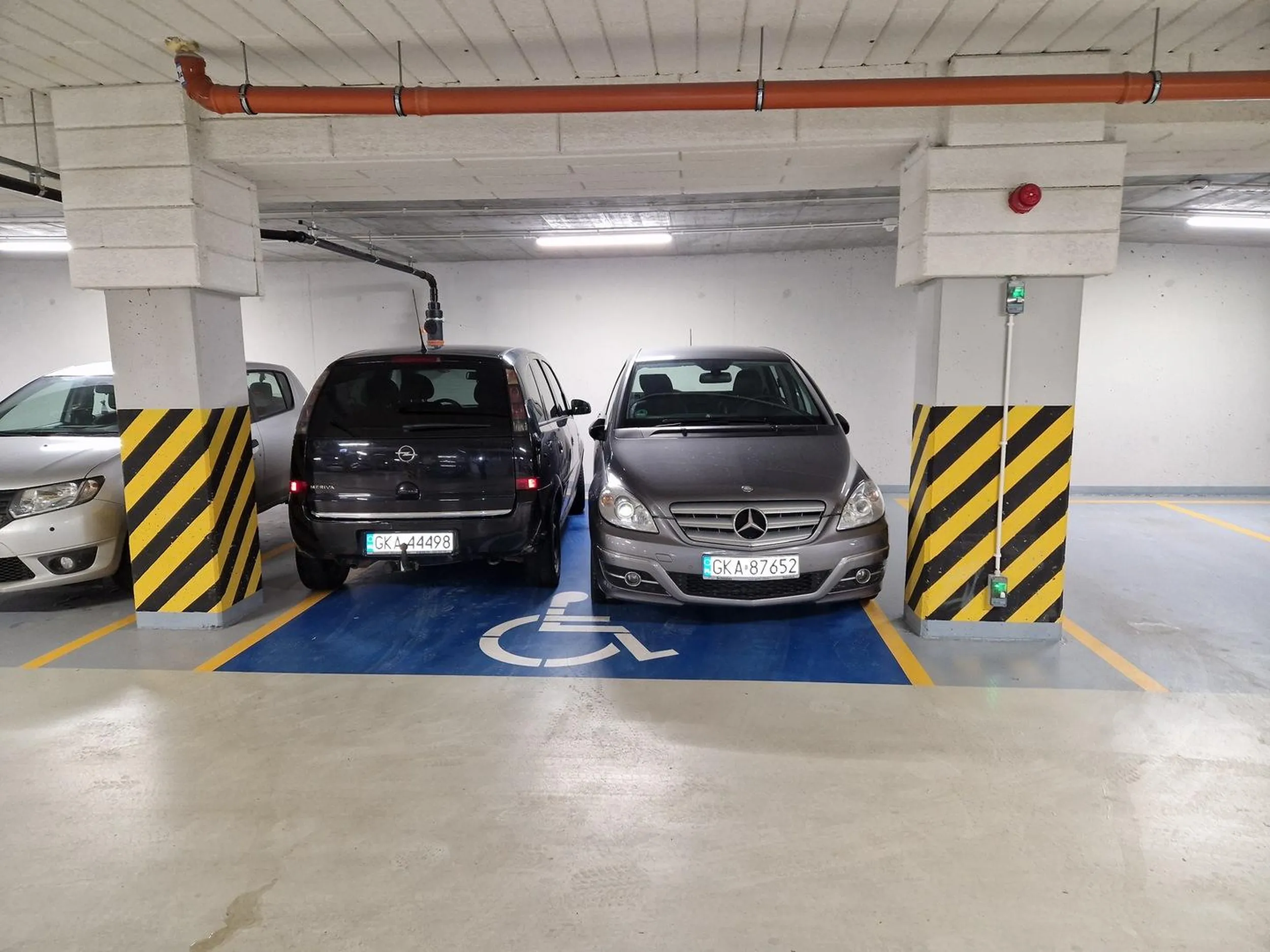 Który tu jest bardziej niepełnosprawny?